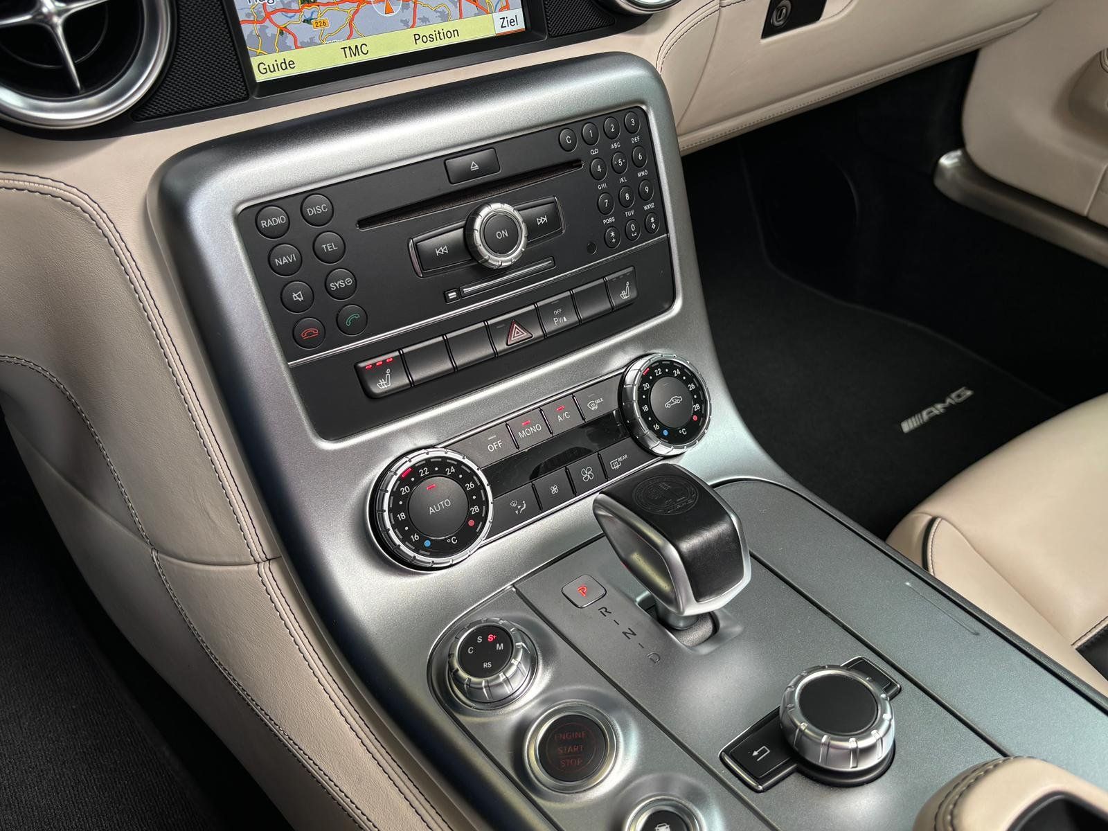 Fahrzeugabbildung Mercedes-Benz SLS AMG Roadster DESIGNO+B&O+EX SCHWEIZ