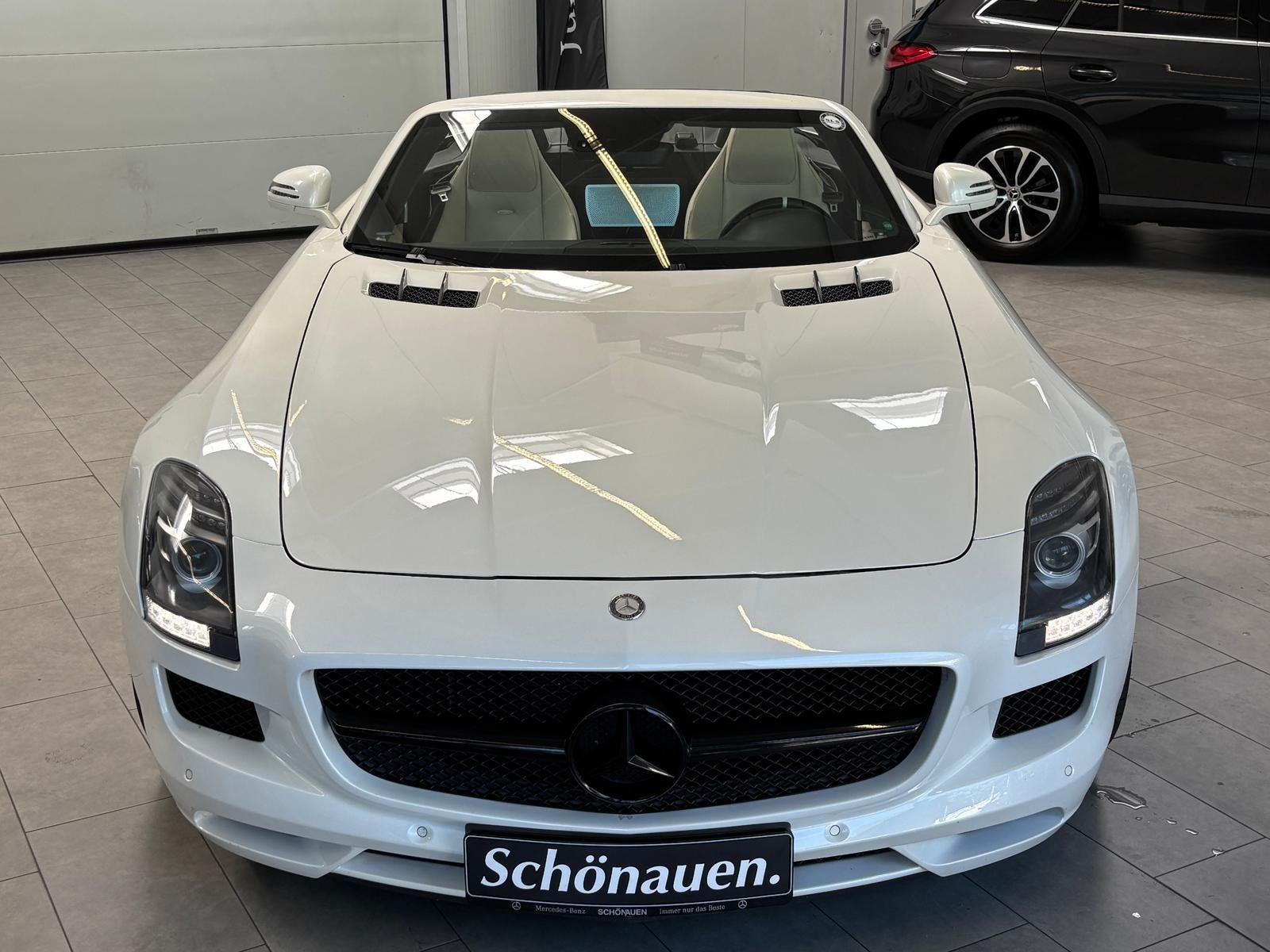 Fahrzeugabbildung Mercedes-Benz SLS AMG Roadster DESIGNO+B&O+EX SCHWEIZ