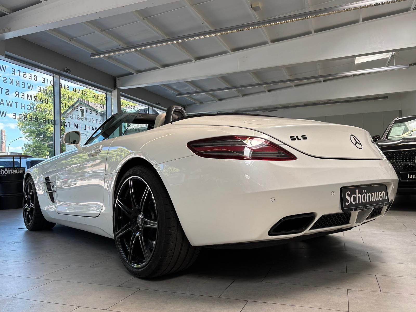 Fahrzeugabbildung Mercedes-Benz SLS AMG Roadster DESIGNO+B&O+EX SCHWEIZ