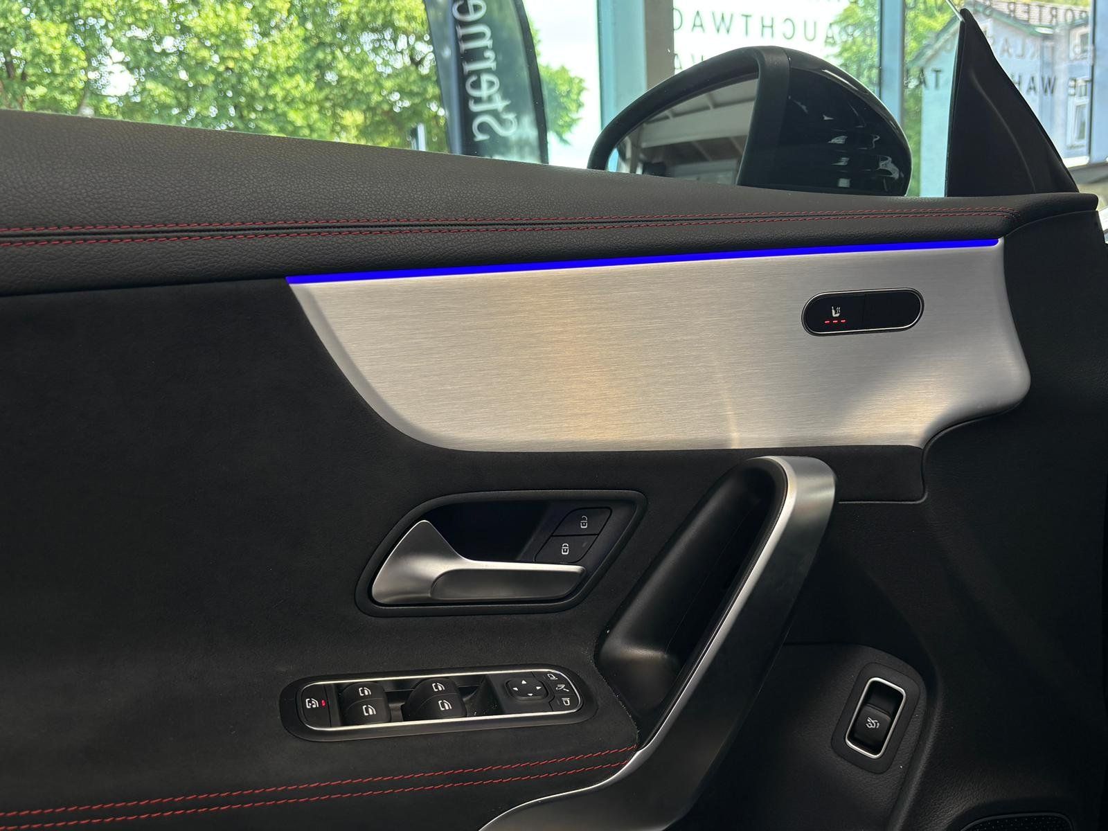 Fahrzeugabbildung Mercedes-Benz Mercedes-AMG CLA 35 4M Coupé AERO+PANO+BURM+BEAM