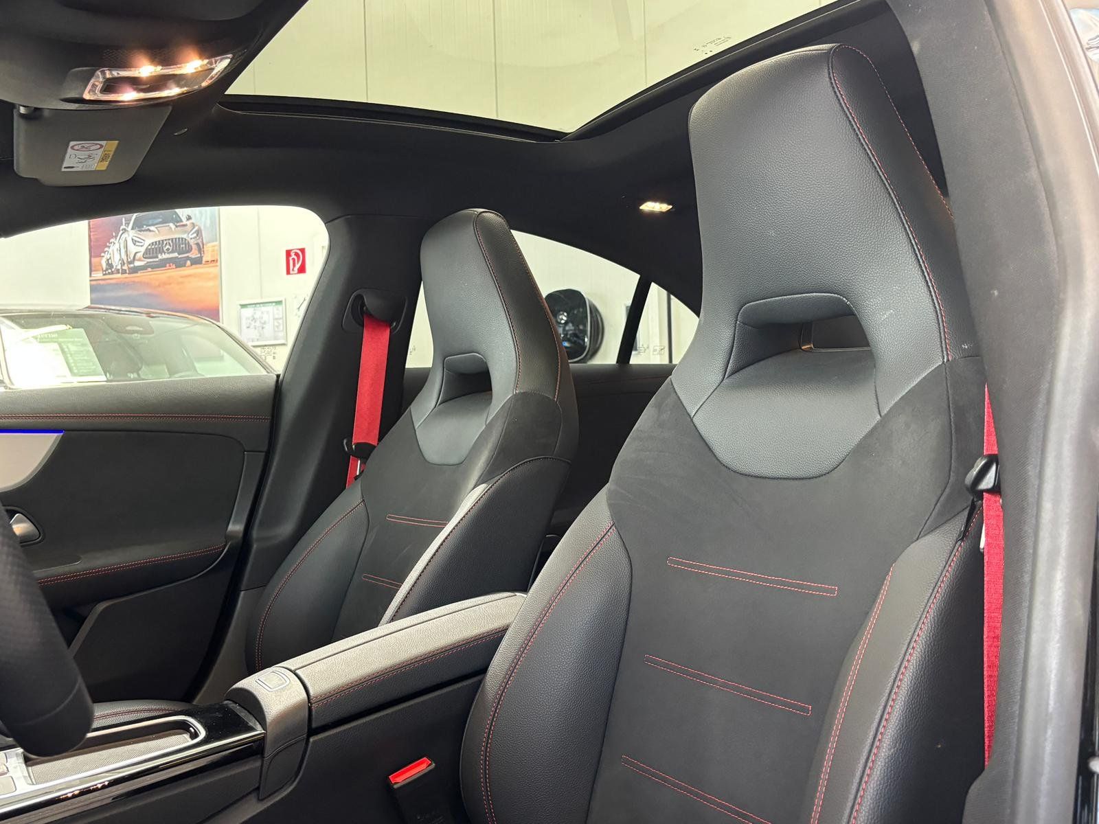 Fahrzeugabbildung Mercedes-Benz Mercedes-AMG CLA 35 4M Coupé AERO+PANO+BURM+BEAM