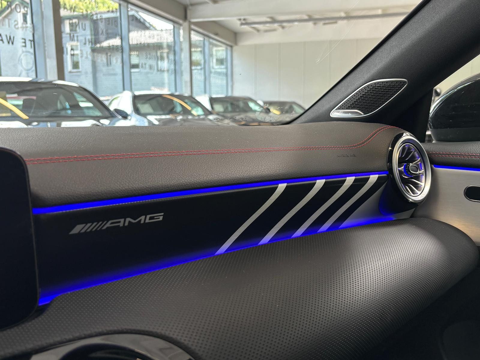 Fahrzeugabbildung Mercedes-Benz Mercedes-AMG CLA 35 4M Coupé AERO+PANO+BURM+BEAM