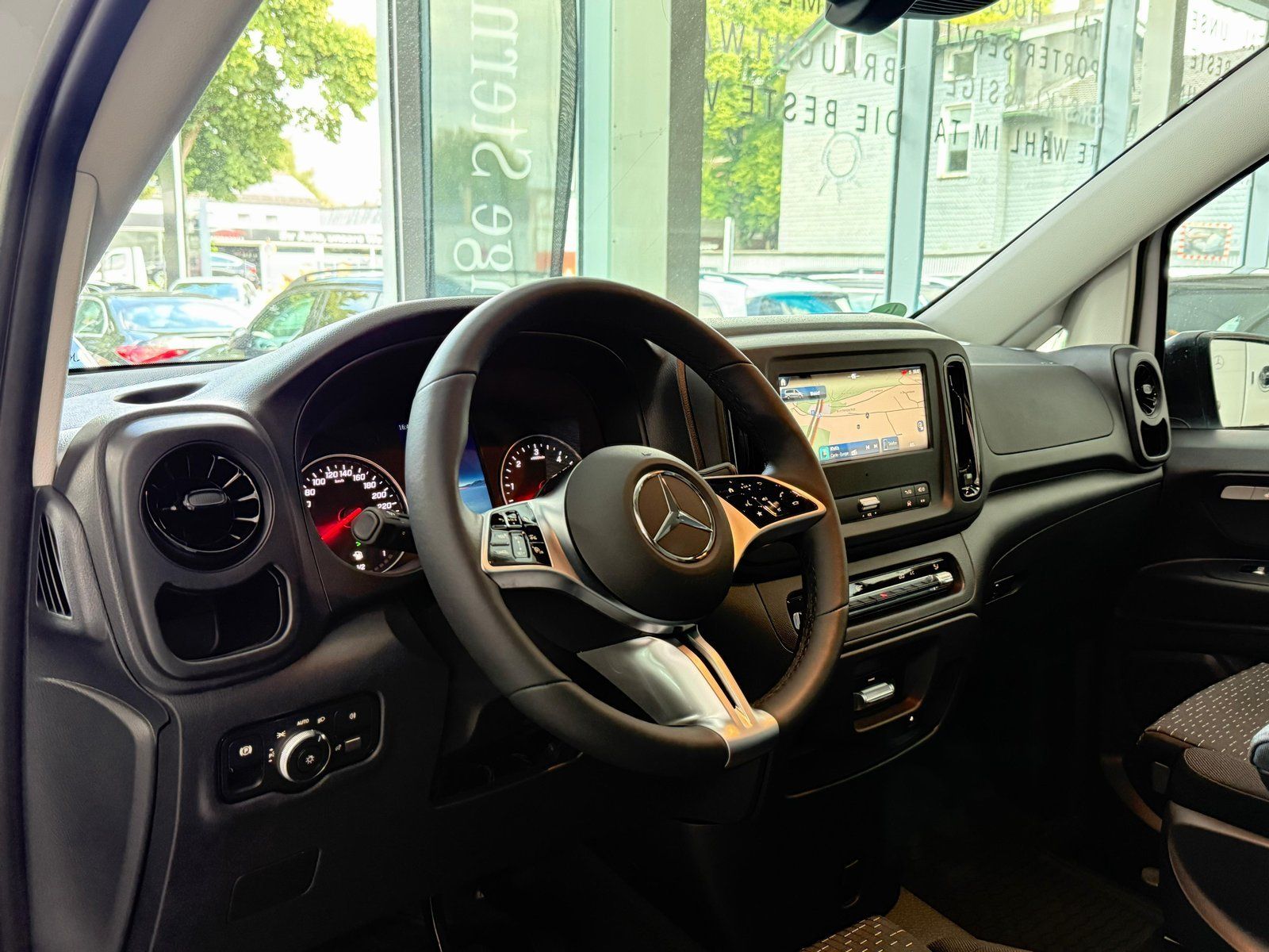 Fahrzeugabbildung Mercedes-Benz Vito 116 CDI Kasten Extralang DISTRONIC+LED+AHK