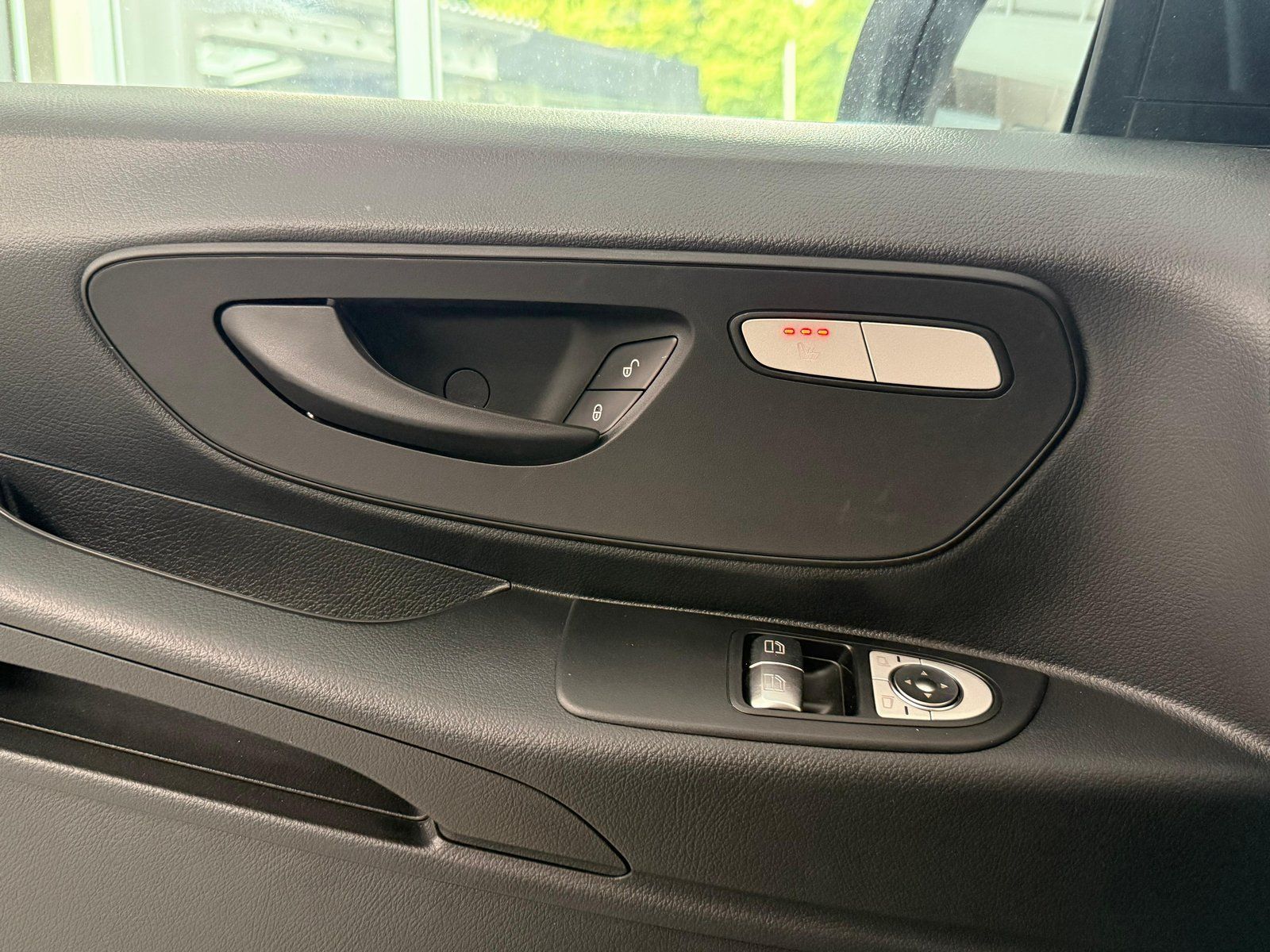 Fahrzeugabbildung Mercedes-Benz Vito 116 CDI Kasten Extralang DISTRONIC+LED+AHK
