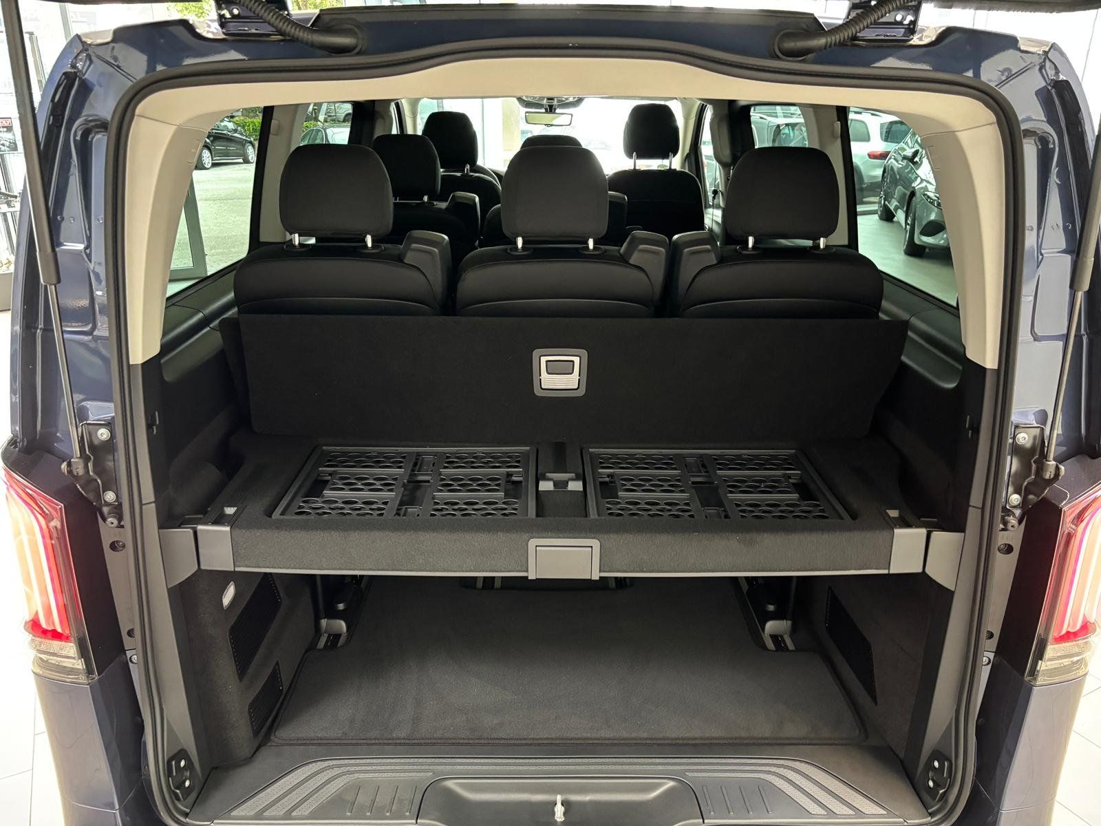 Fahrzeugabbildung Mercedes-Benz Vito 124 CDI Tourer SELECT AIRMAT+PANO+MEMO+ETÜR