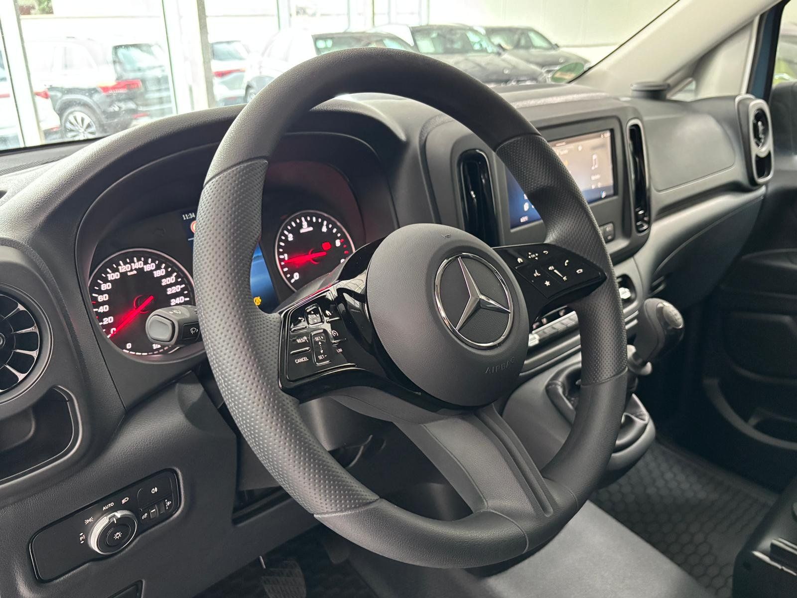 Fahrzeugabbildung Mercedes-Benz Vito 114 CDI KA Lang MBUX+AHK+KAMERA+KLIMA