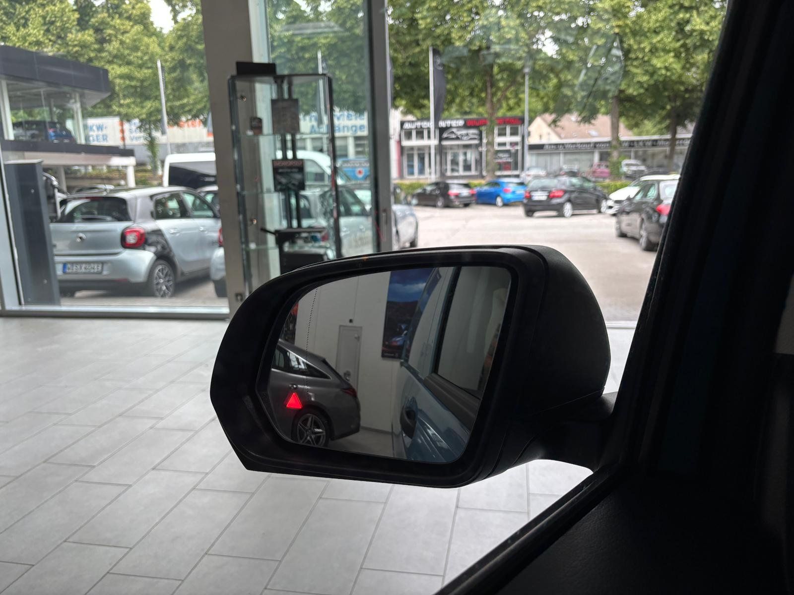 Fahrzeugabbildung Mercedes-Benz Vito 114 CDI KA Lang MBUX+AHK+KAMERA+KLIMA