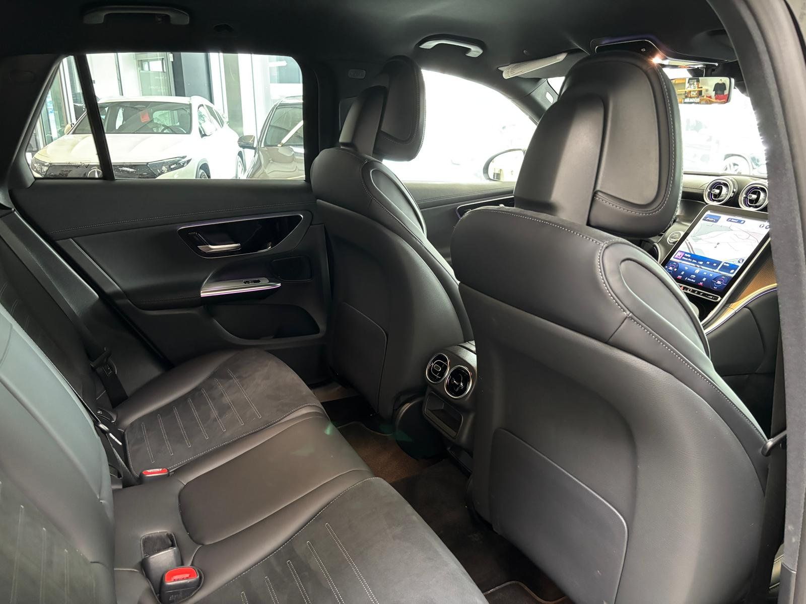 Fahrzeugabbildung Mercedes-Benz GLC 200 4M AMG PREMIUM+20"+360+DIGITAL+MEMO+KEYL