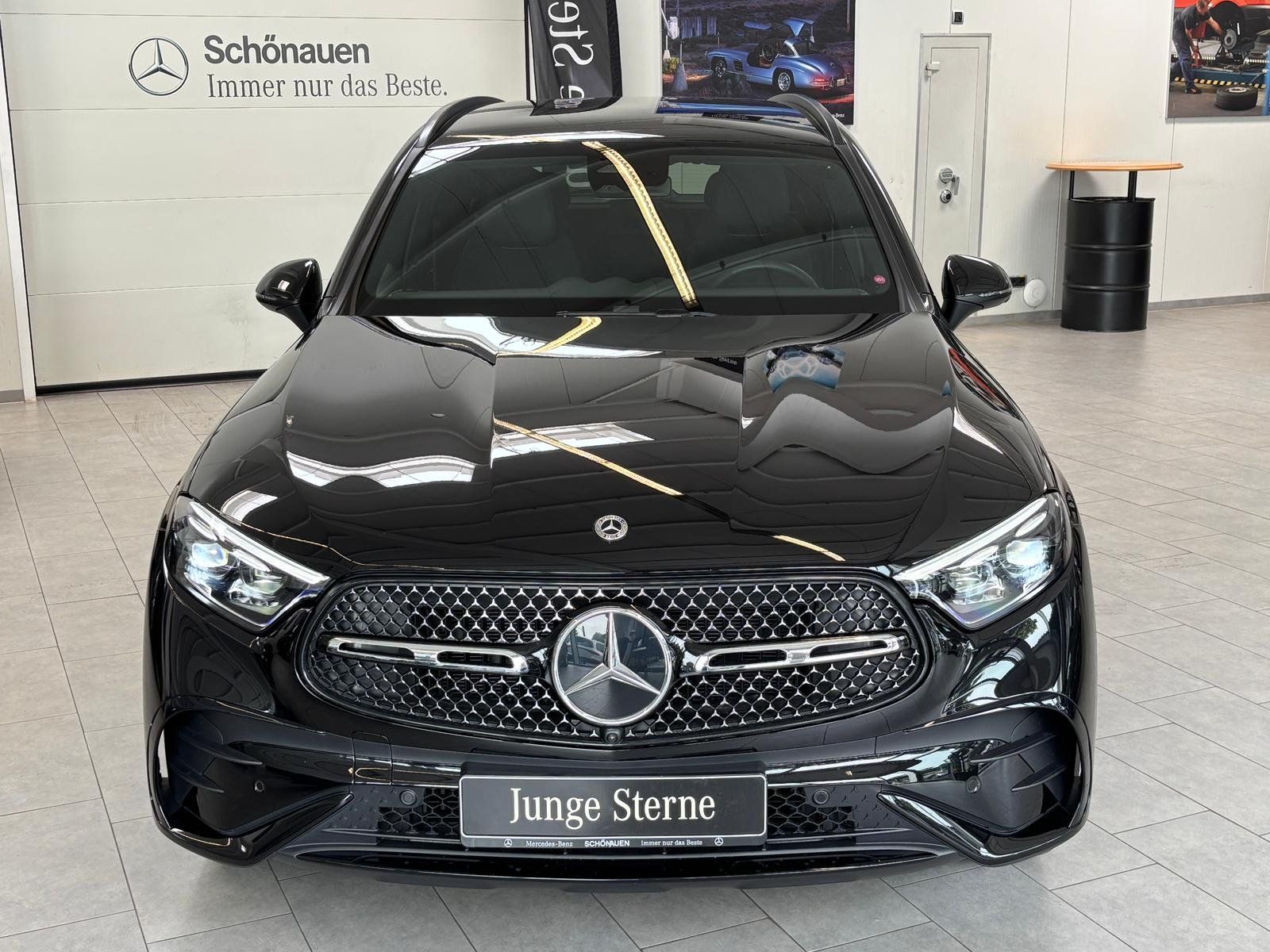 Fahrzeugabbildung Mercedes-Benz GLC 200 4M AMG PREMIUM+20"+360+DIGITAL+MEMO+KEYL