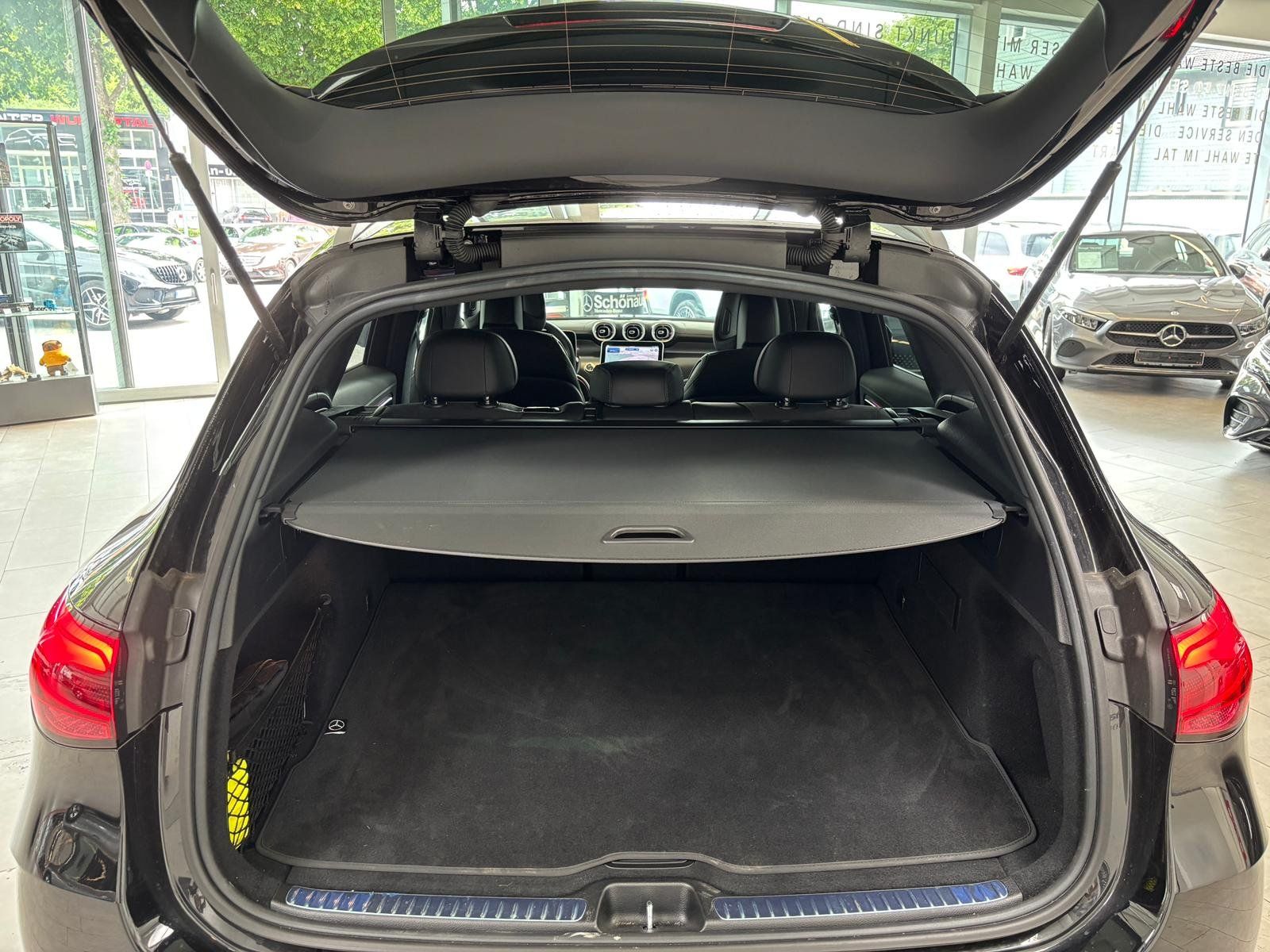 Fahrzeugabbildung Mercedes-Benz GLC 200 4M AMG PREMIUM+20"+360+DIGITAL+MEMO+KEYL