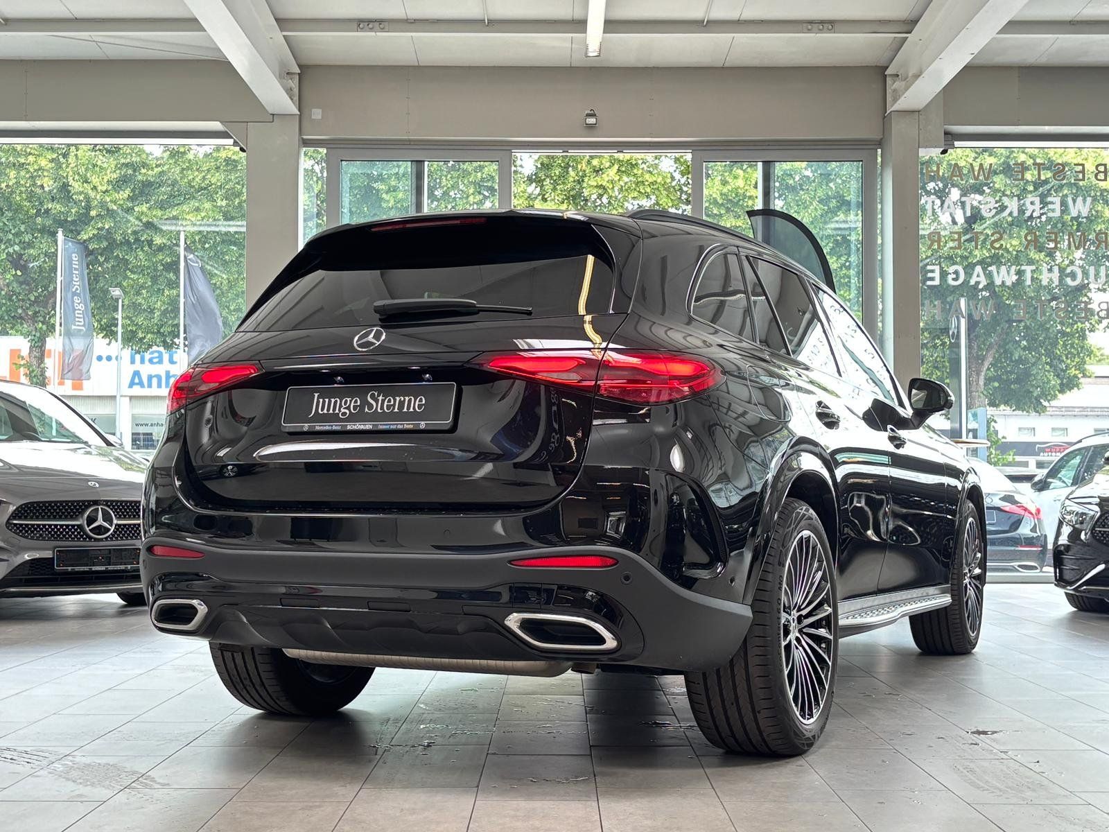 Fahrzeugabbildung Mercedes-Benz GLC 200 4M AMG PREMIUM+20"+360+DIGITAL+MEMO+KEYL