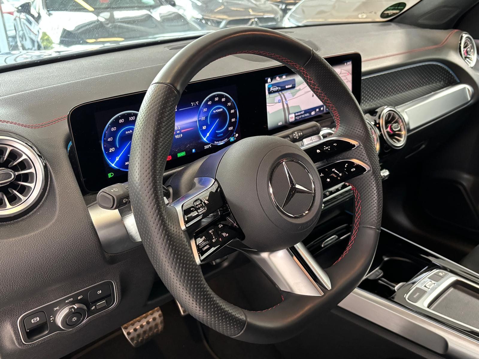 Fahrzeugabbildung Mercedes-Benz EQB 300 4M AMG+MEMORY+KAMERA+LED+TOTW+CARPLAY