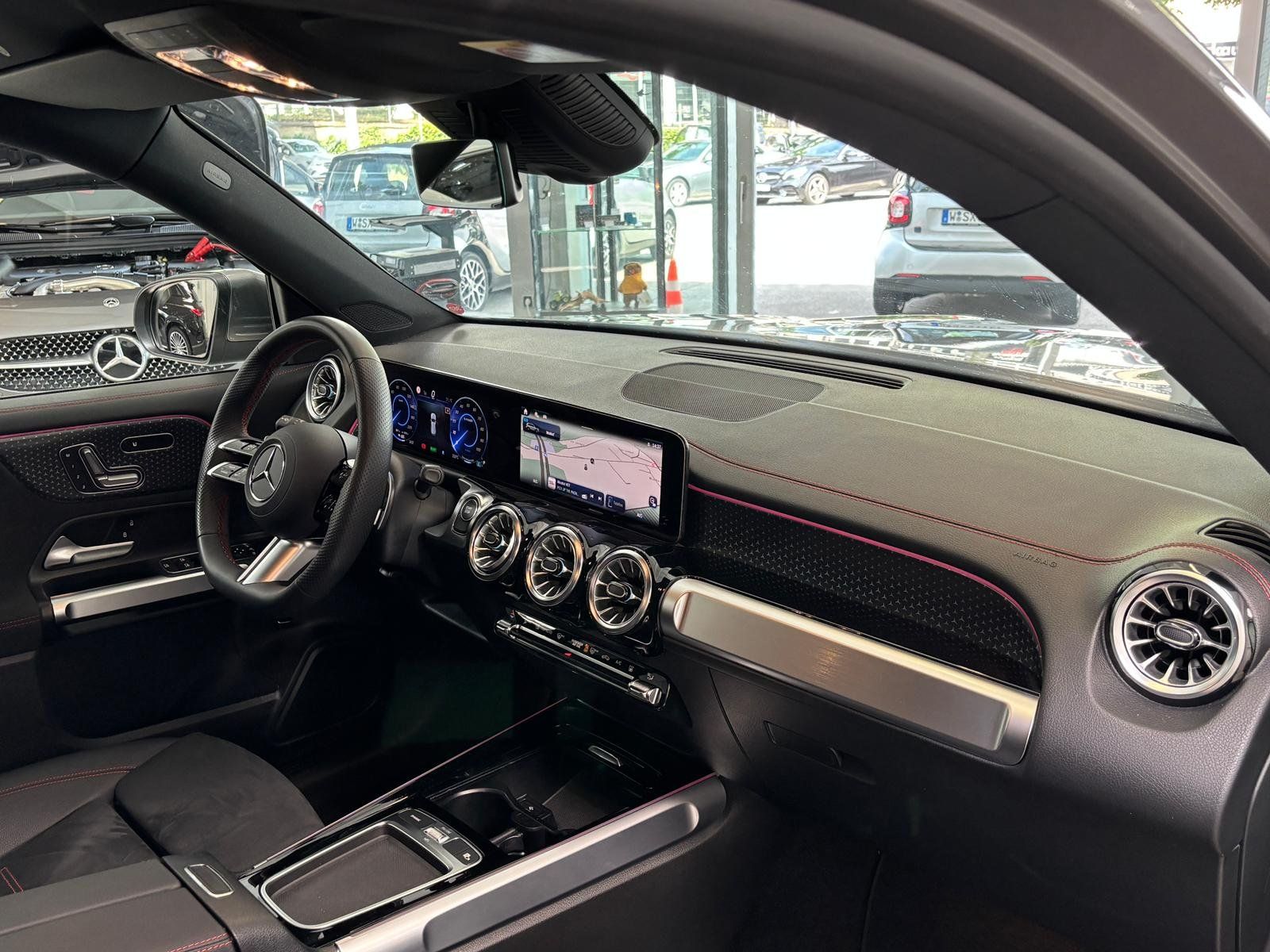 Fahrzeugabbildung Mercedes-Benz EQB 300 4M AMG+MEMORY+KAMERA+LED+TOTW+CARPLAY