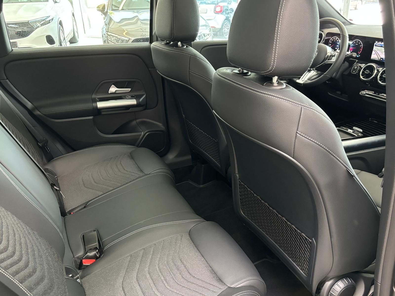 Fahrzeugabbildung Mercedes-Benz B 180 Progressive PANO+KAMERA+LED+CARPLAY+DAB