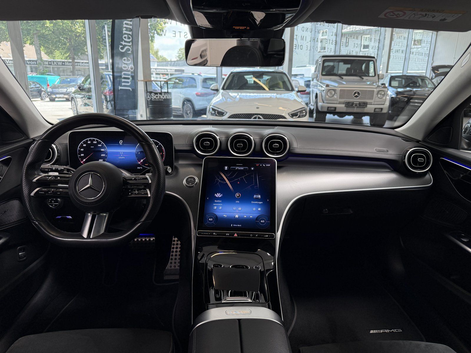 Fahrzeugabbildung Mercedes-Benz C 220d T AMG+PANO+KAMERA+TOTW.+DAB+CARPLAY+LED