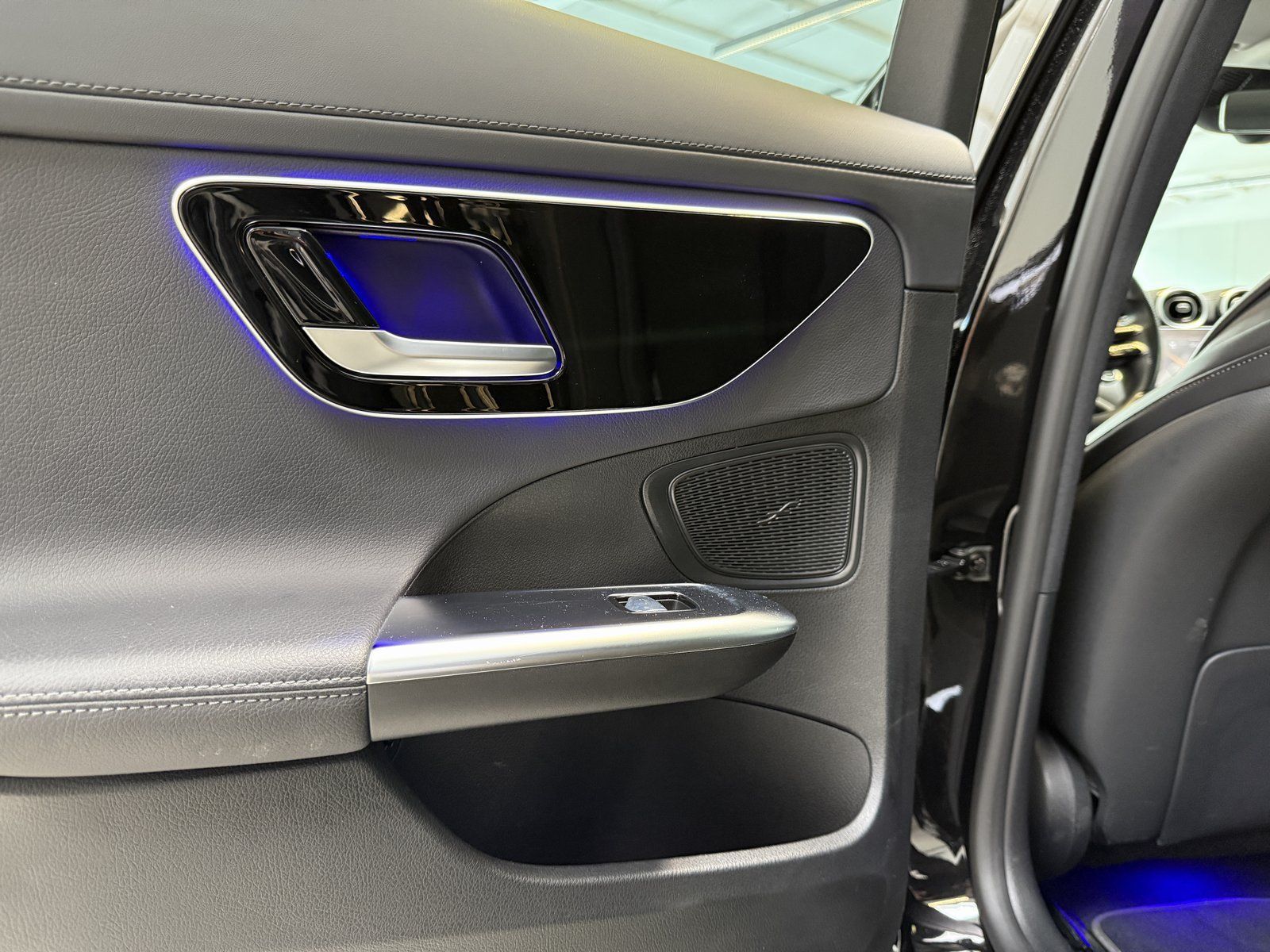 Fahrzeugabbildung Mercedes-Benz C 220d T AMG+PANO+KAMERA+TOTW.+DAB+CARPLAY+LED