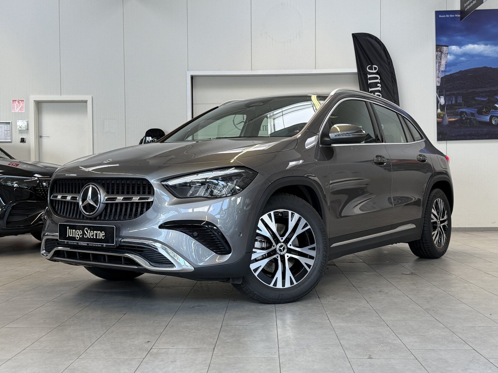 Mercedes-Benz GLA 180 Progressive DISTR+AHK+CAM+TOTW+LED+DAB