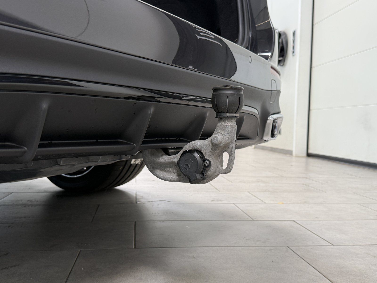 Fahrzeugabbildung Mercedes-Benz E 220d T AMG+DISTR+AHK+NIGHT+KEYLESS+KAMERA+TOTW
