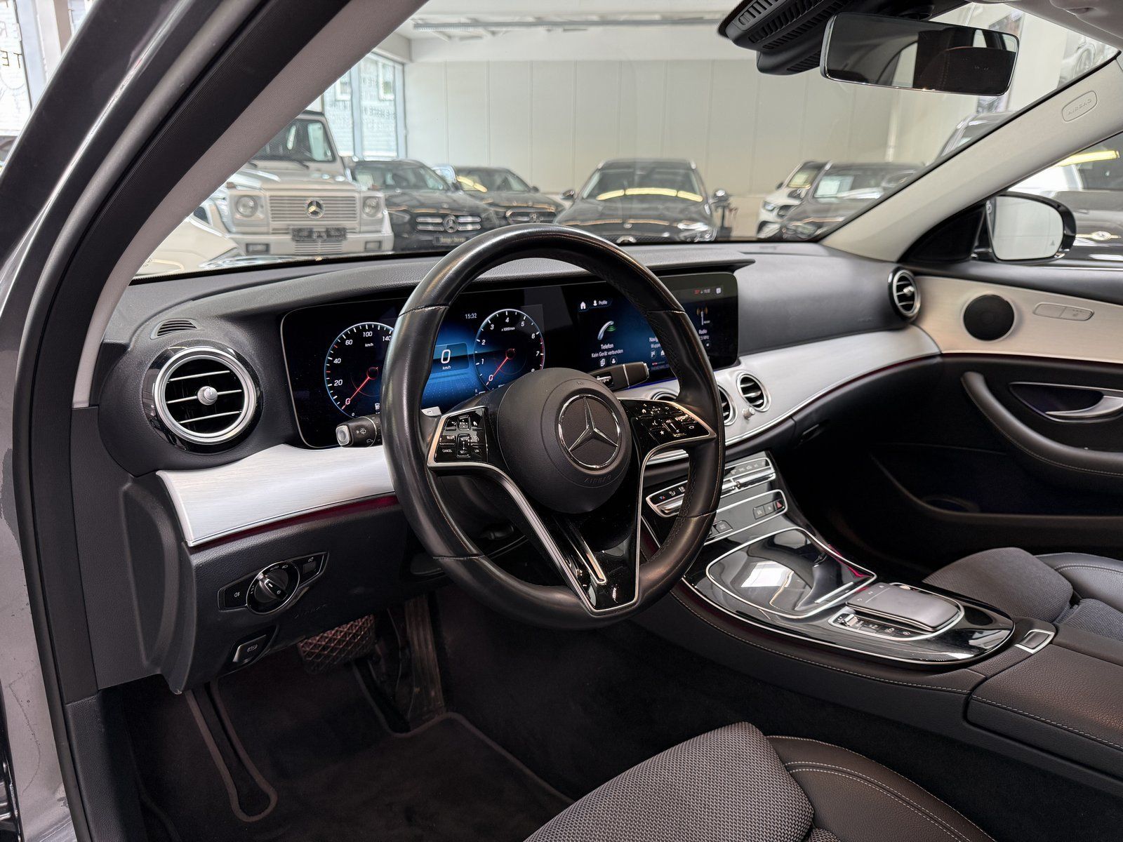 Fahrzeugabbildung Mercedes-Benz E 200 T Avantgarde MBEAM+KAMERA+TOTW+DAB+CARPLAY