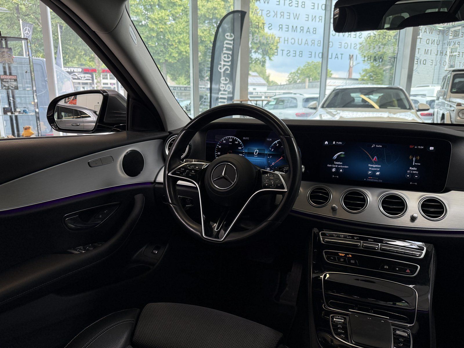 Fahrzeugabbildung Mercedes-Benz E 200 T Avantgarde MBEAM+KAMERA+TOTW+DAB+CARPLAY
