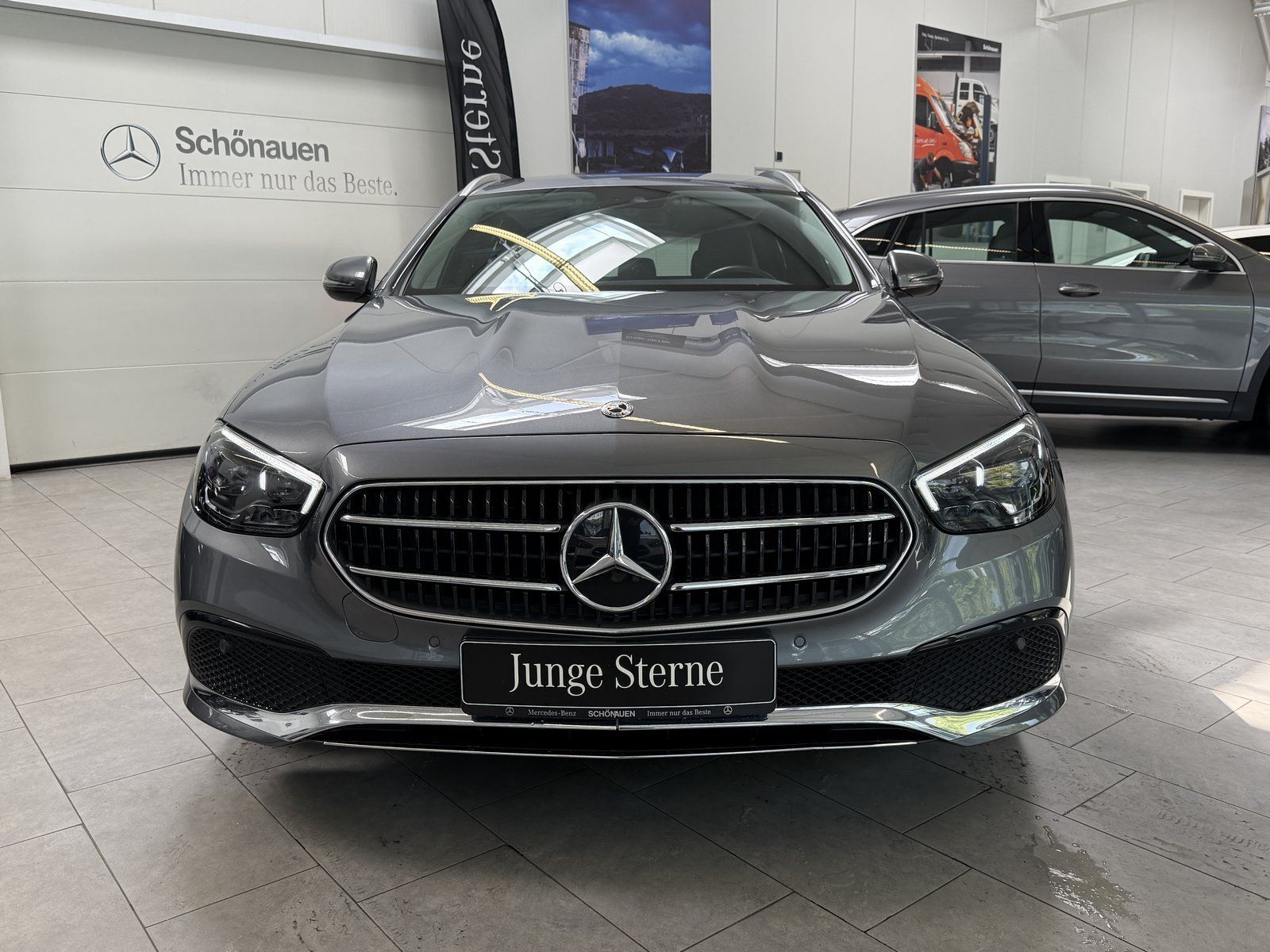 Fahrzeugabbildung Mercedes-Benz E 200 T Avantgarde MBEAM+KAMERA+TOTW+DAB+CARPLAY
