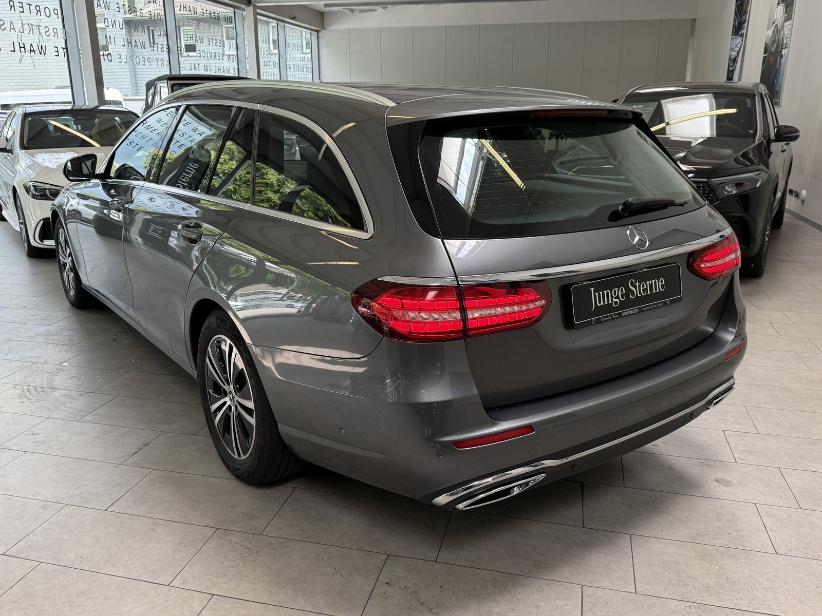Fahrzeugabbildung Mercedes-Benz E 200 T Avantgarde MBEAM+KAMERA+TOTW+DAB+CARPLAY