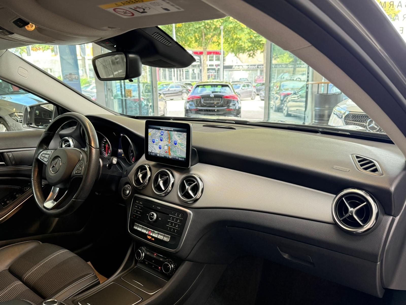 Fahrzeugabbildung Mercedes-Benz GLA 180 Urban LED+NAVI+THERMATIC+SHZ+TEMP+PTS
