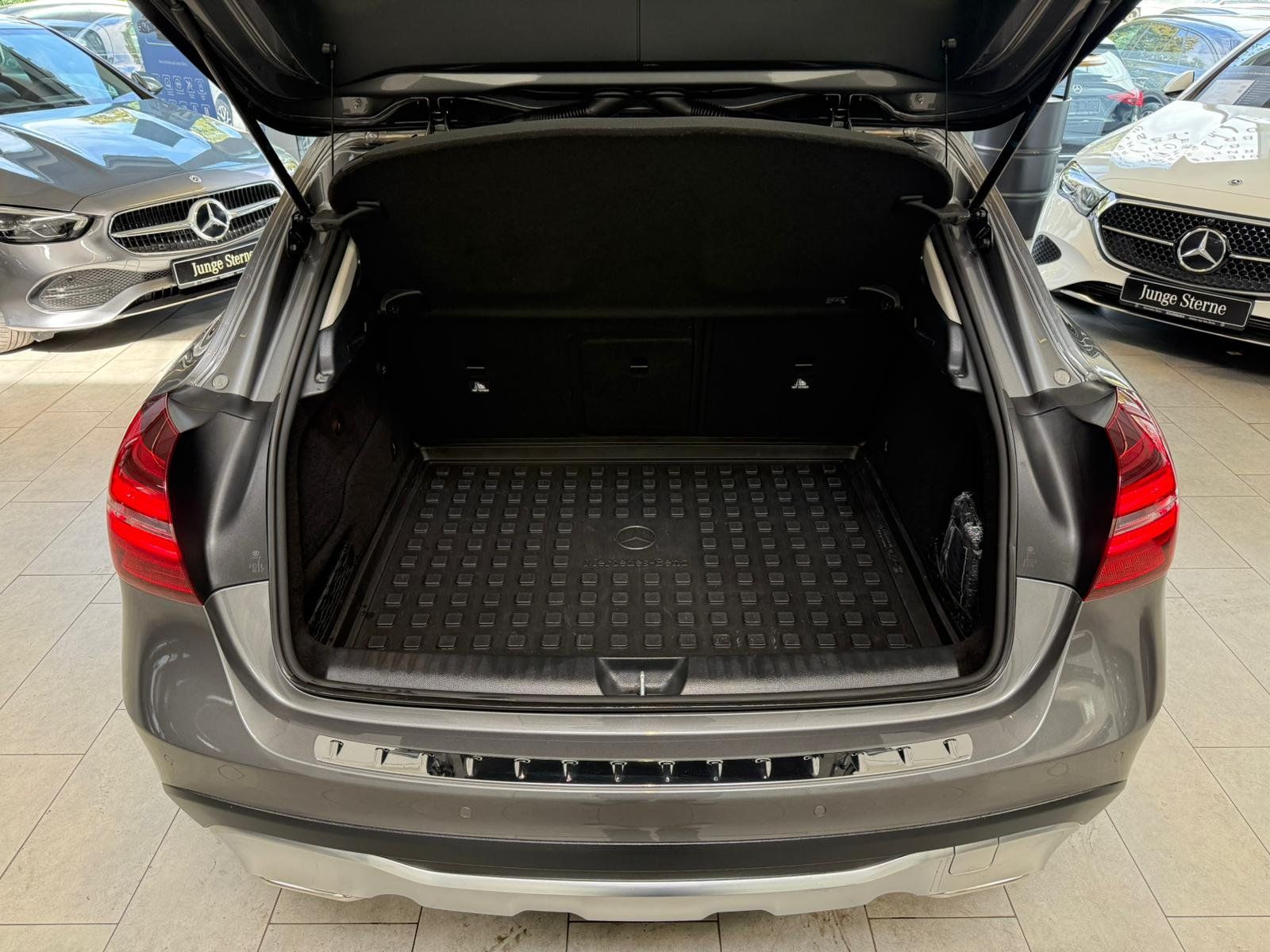 Fahrzeugabbildung Mercedes-Benz GLA 180 Urban LED+NAVI+THERMATIC+SHZ+TEMP+PTS