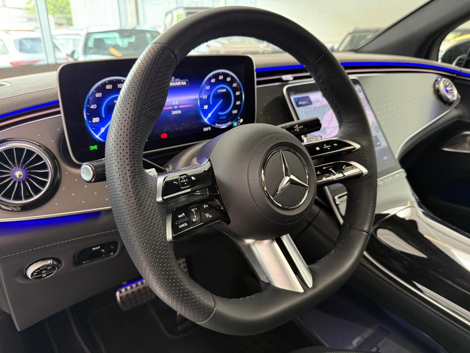 Fahrzeugabbildung Mercedes-Benz EQE 350 4M SUV AMG+AIRM+PANO+DISTR+DIGITAL+AHK