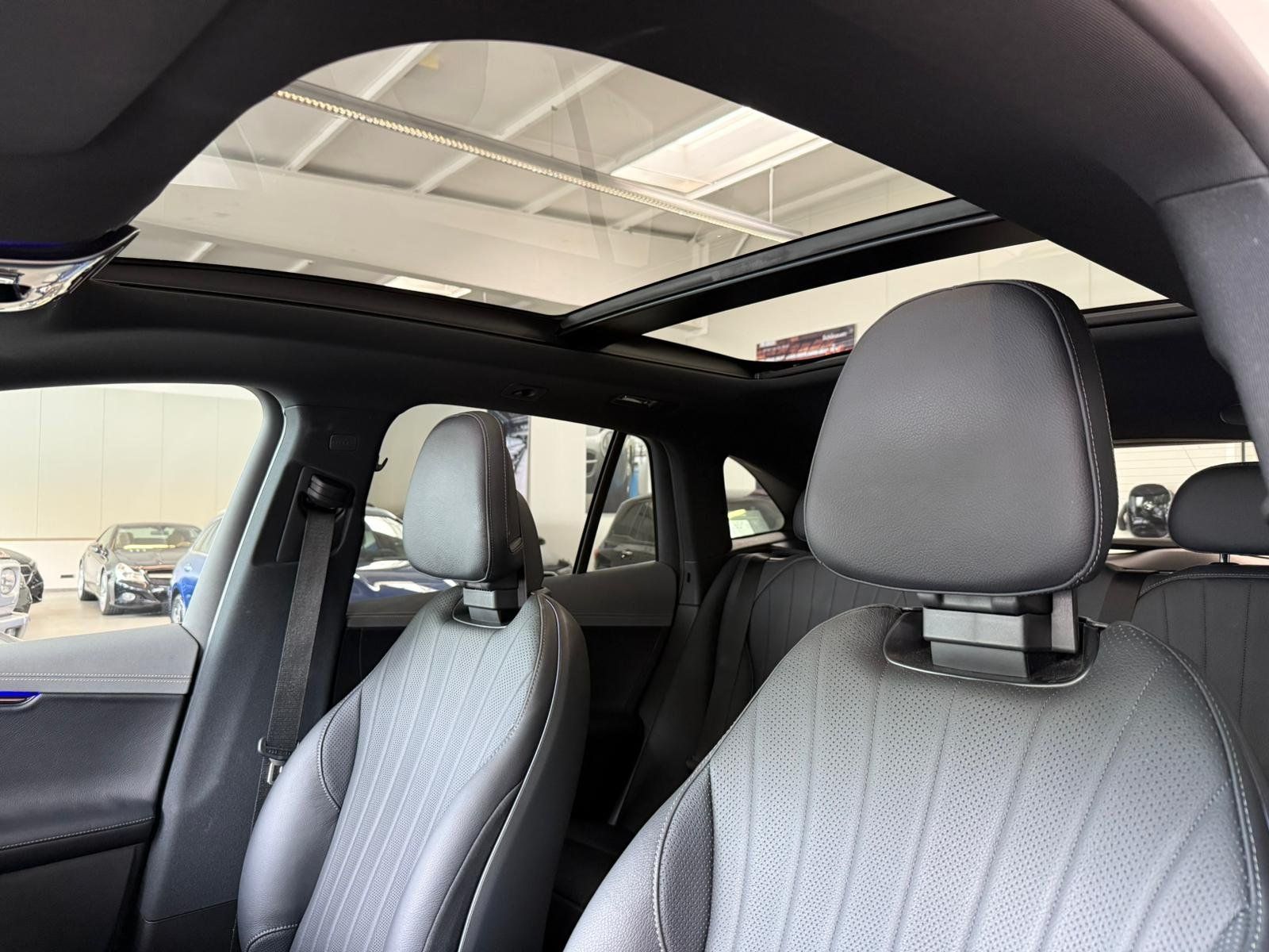 Fahrzeugabbildung Mercedes-Benz EQE 350 4M SUV AMG+AIRM+PANO+DISTR+DIGITAL+AHK