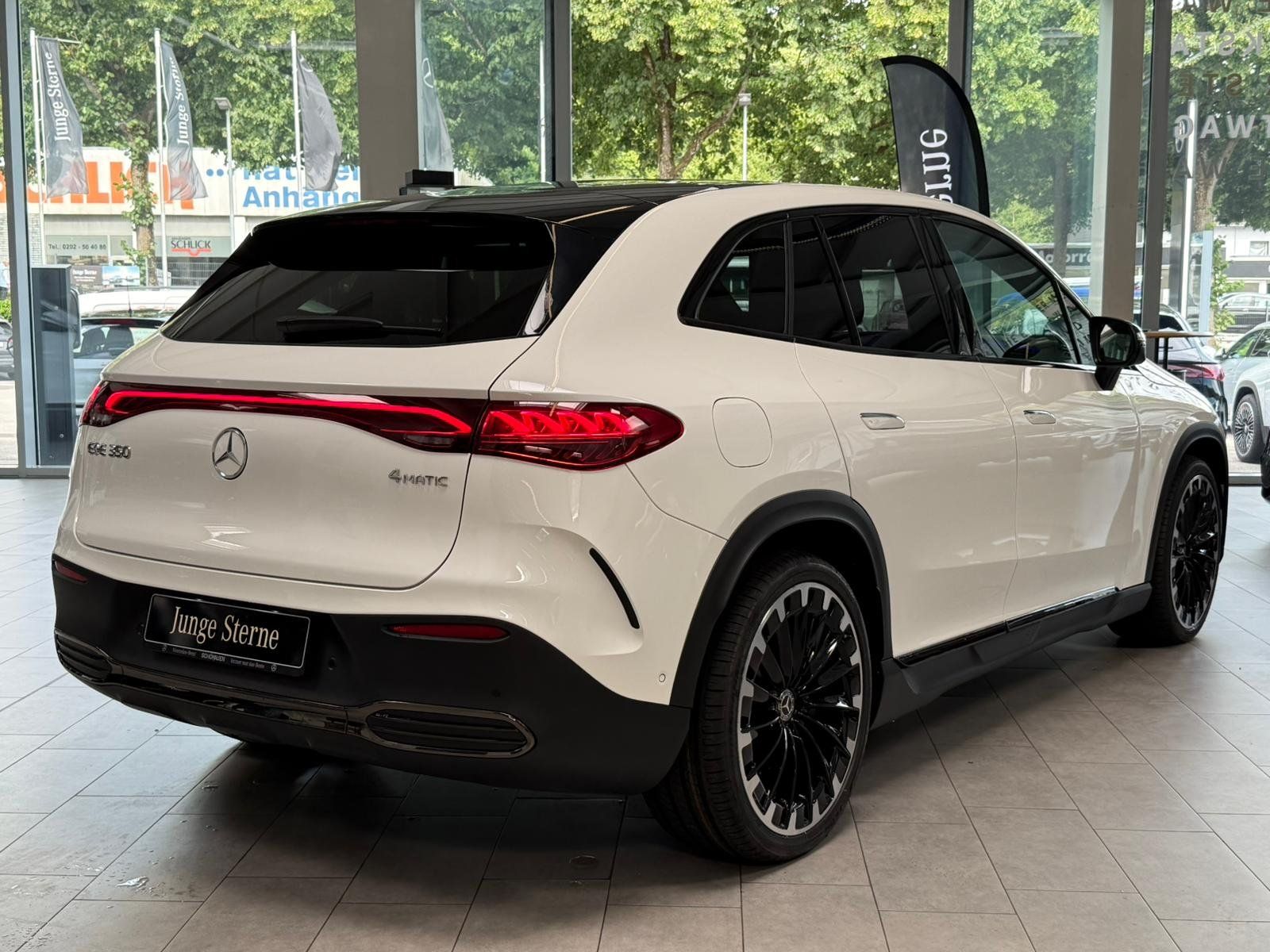 Fahrzeugabbildung Mercedes-Benz EQE 350 4M SUV AMG+AIRM+PANO+DISTR+DIGITAL+AHK