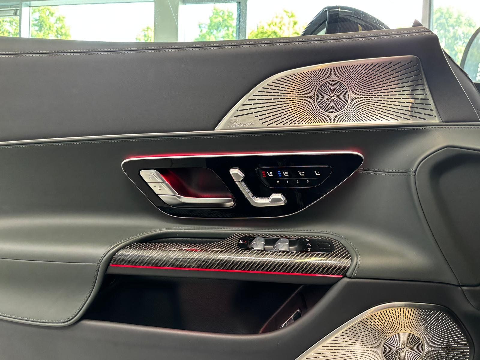 Fahrzeugabbildung Mercedes-Benz SL 63 4M+ CARBON+PERF.+HUD+BURM3D+DIGITAL+MEMORY