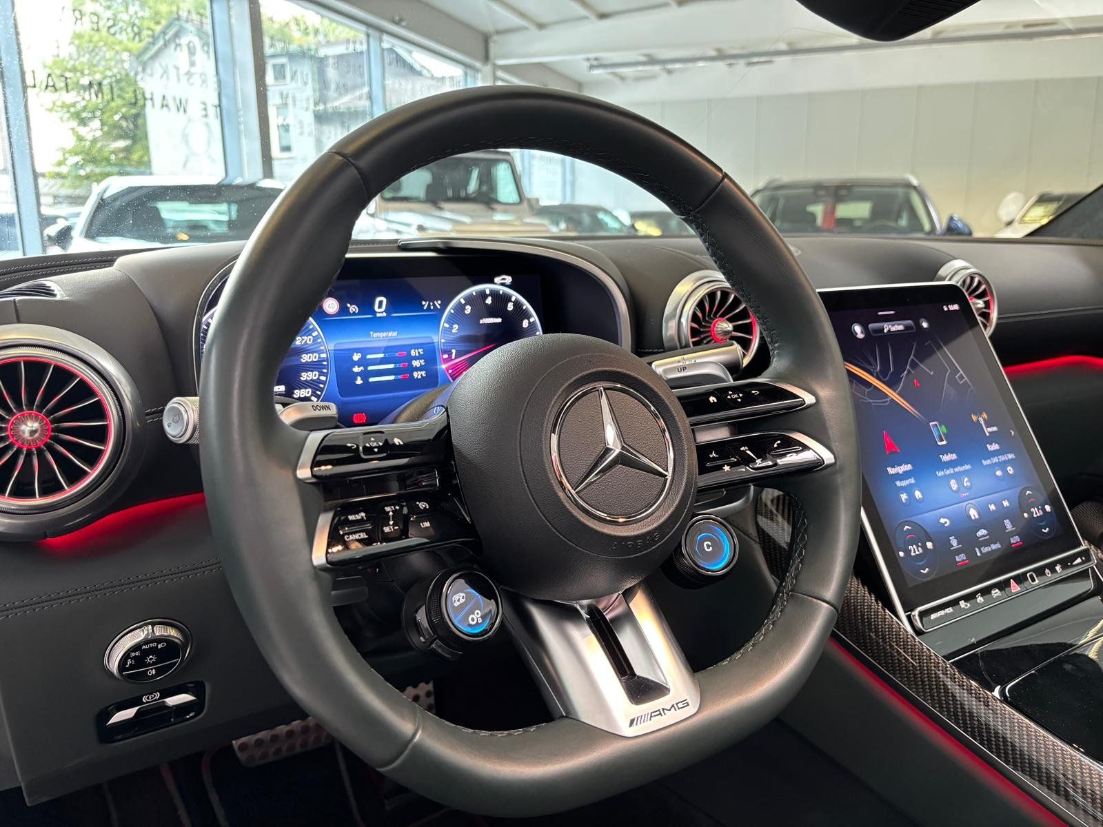 Fahrzeugabbildung Mercedes-Benz SL 63 4M+ CARBON+PERF.+HUD+BURM3D+DIGITAL+MEMORY