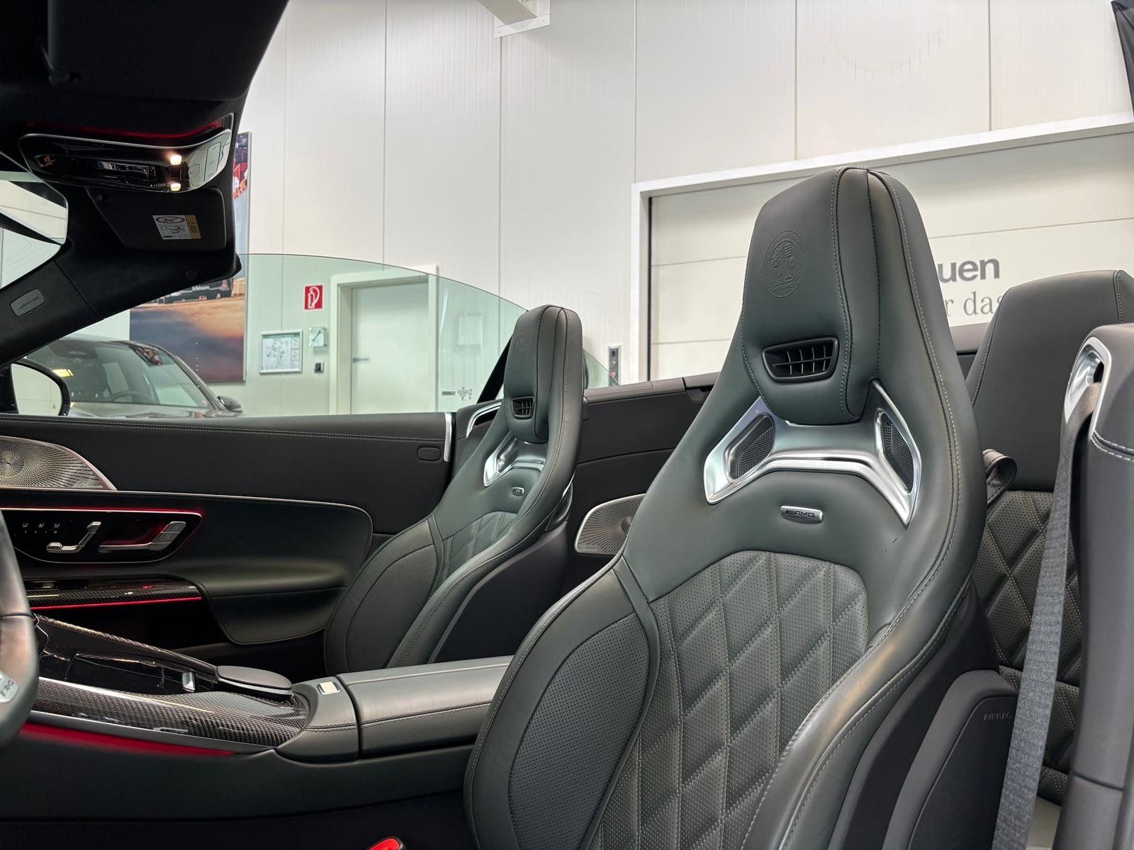 Fahrzeugabbildung Mercedes-Benz SL 63 4M+ CARBON+PERF.+HUD+BURM3D+DIGITAL+MEMORY