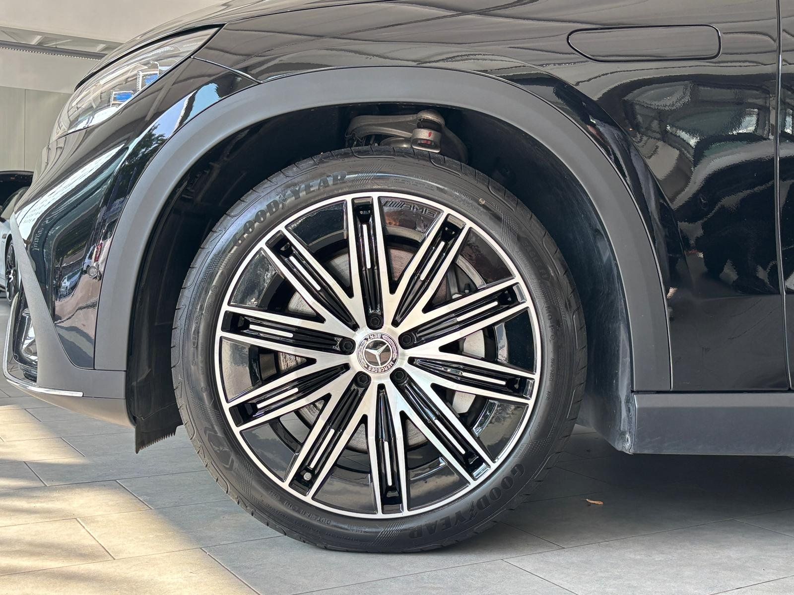 Fahrzeugabbildung Mercedes-Benz EQE 350 4M SUV AMG+AIRMATIC+HUD+PANO+BURM3D+AHK