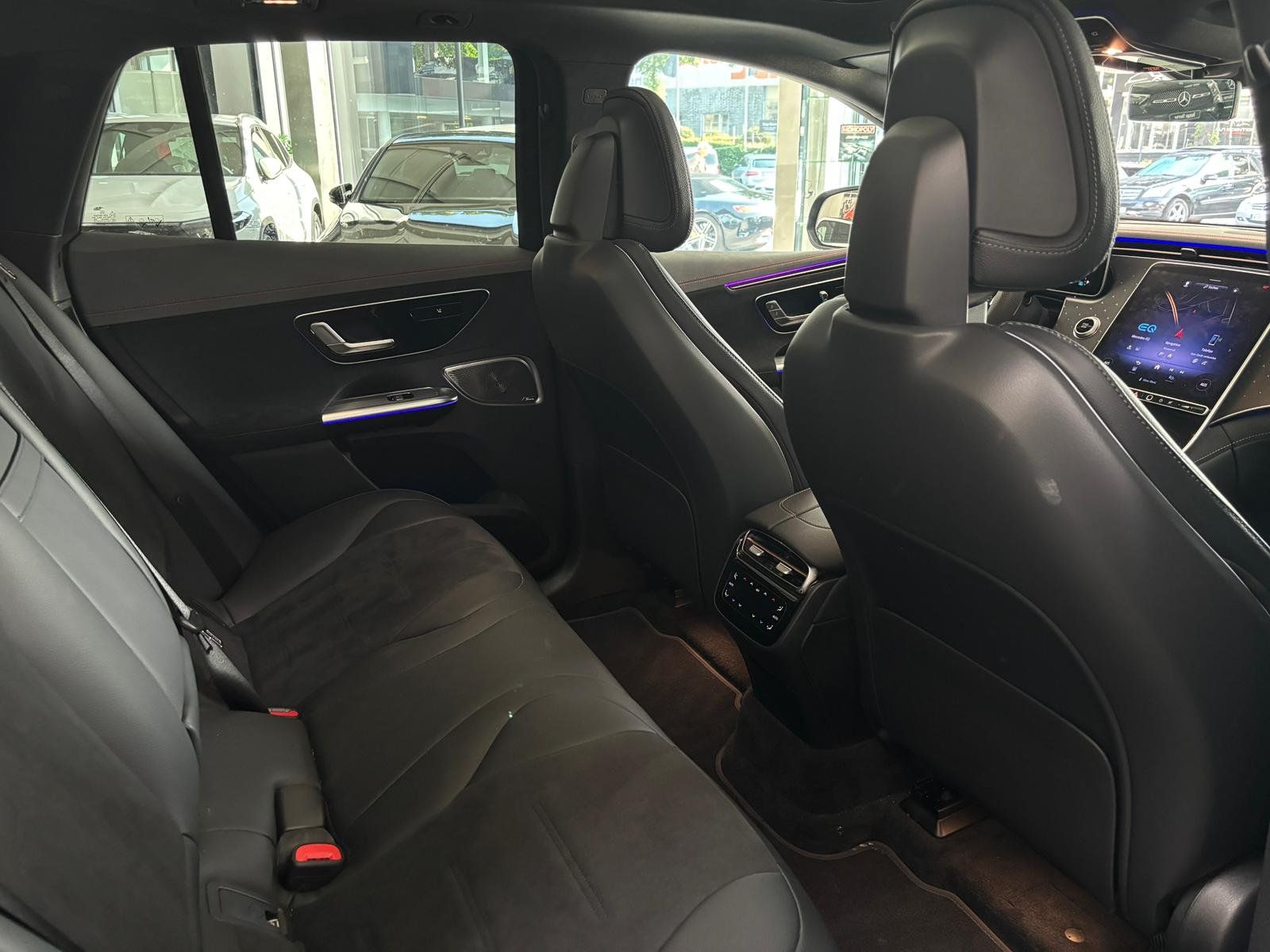 Fahrzeugabbildung Mercedes-Benz EQE 350 4M SUV AMG+AIRMATIC+HUD+PANO+BURM3D+AHK