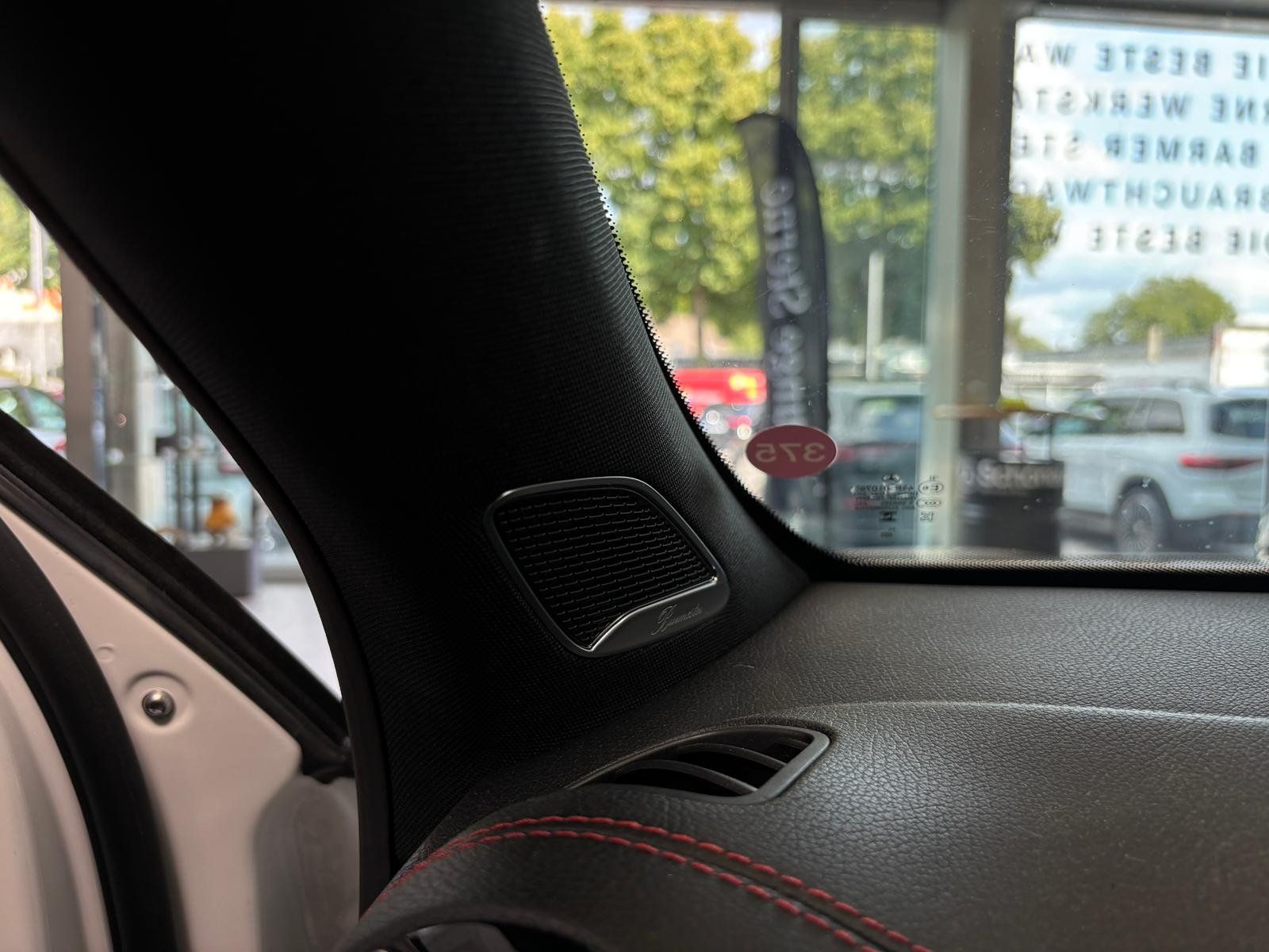Fahrzeugabbildung Mercedes-Benz EQB 300 4M AMG+DISTR+HUD+BURM+MEMORY+NIGHT+360°