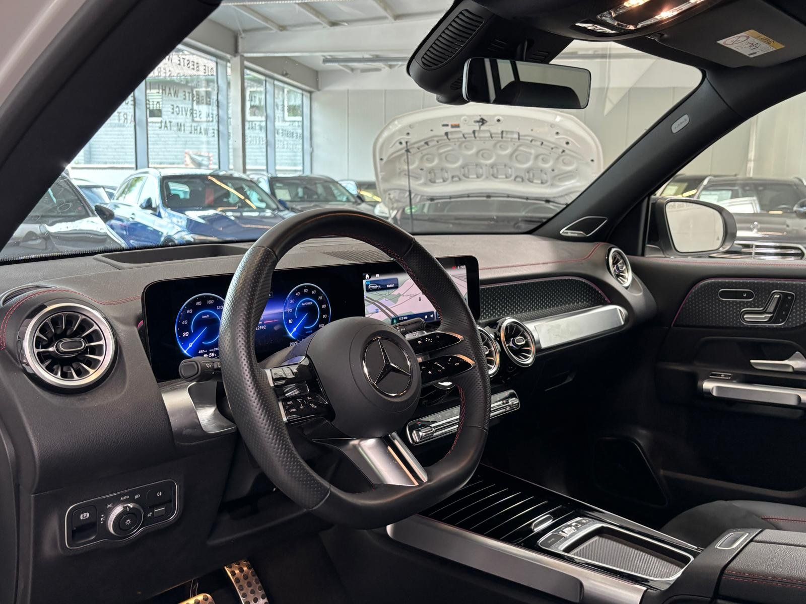 Fahrzeugabbildung Mercedes-Benz EQB 300 4M AMG+DISTR+HUD+BURM+MEMORY+NIGHT+360°