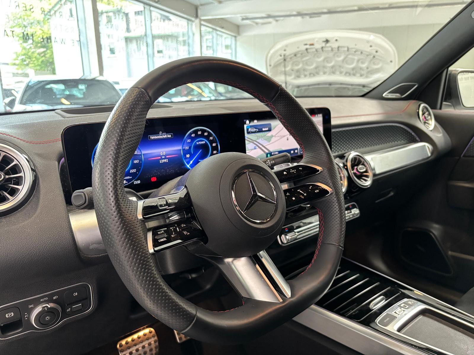 Fahrzeugabbildung Mercedes-Benz EQB 300 4M AMG+DISTR+HUD+BURM+MEMORY+NIGHT+360°