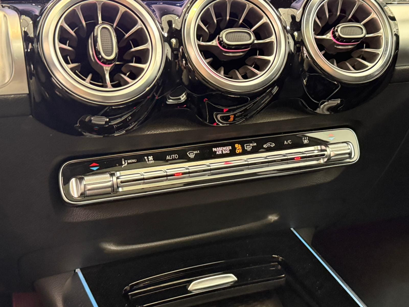 Fahrzeugabbildung Mercedes-Benz EQB 300 4M Progressive PANO+DISTR.+MEMORY+360°