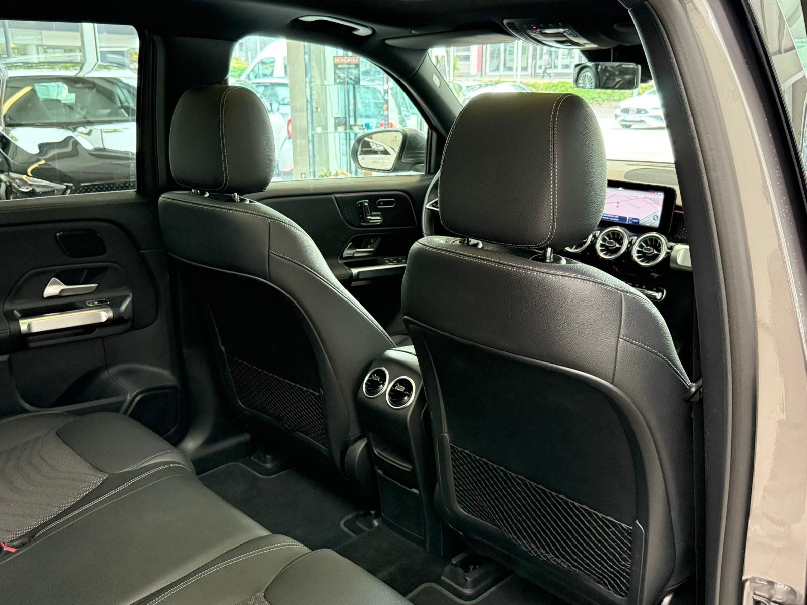 Fahrzeugabbildung Mercedes-Benz EQB 300 4M Progressive PANO+DISTR.+MEMORY+360°