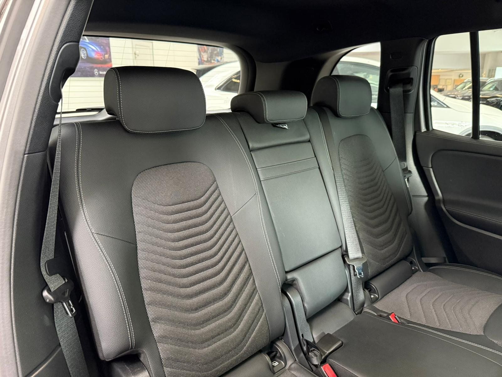 Fahrzeugabbildung Mercedes-Benz EQB 300 4M Progressive PANO+DISTR.+MEMORY+360°