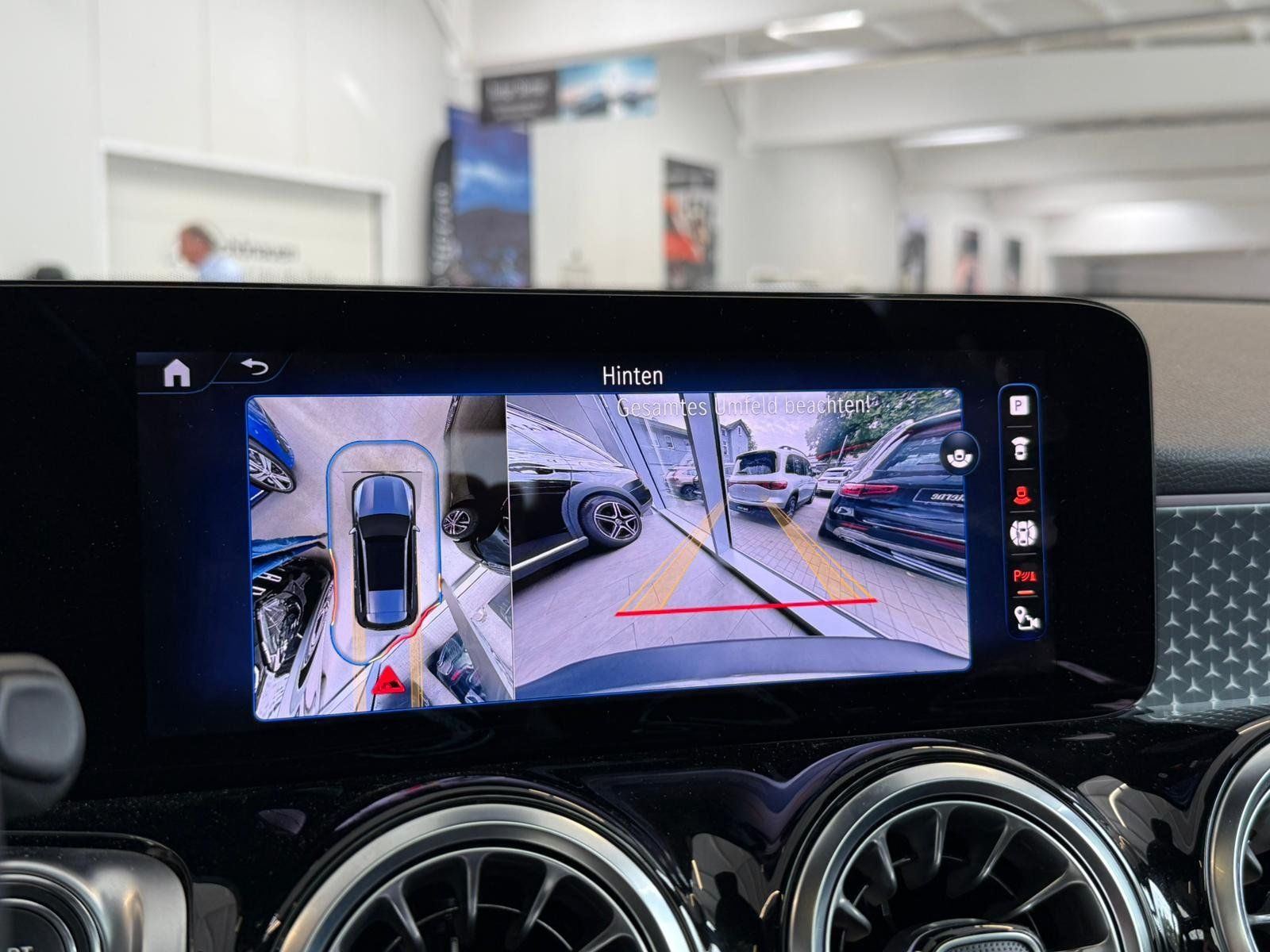 Fahrzeugabbildung Mercedes-Benz EQB 300 4M Progressive PANO+DISTR.+MEMORY+360°