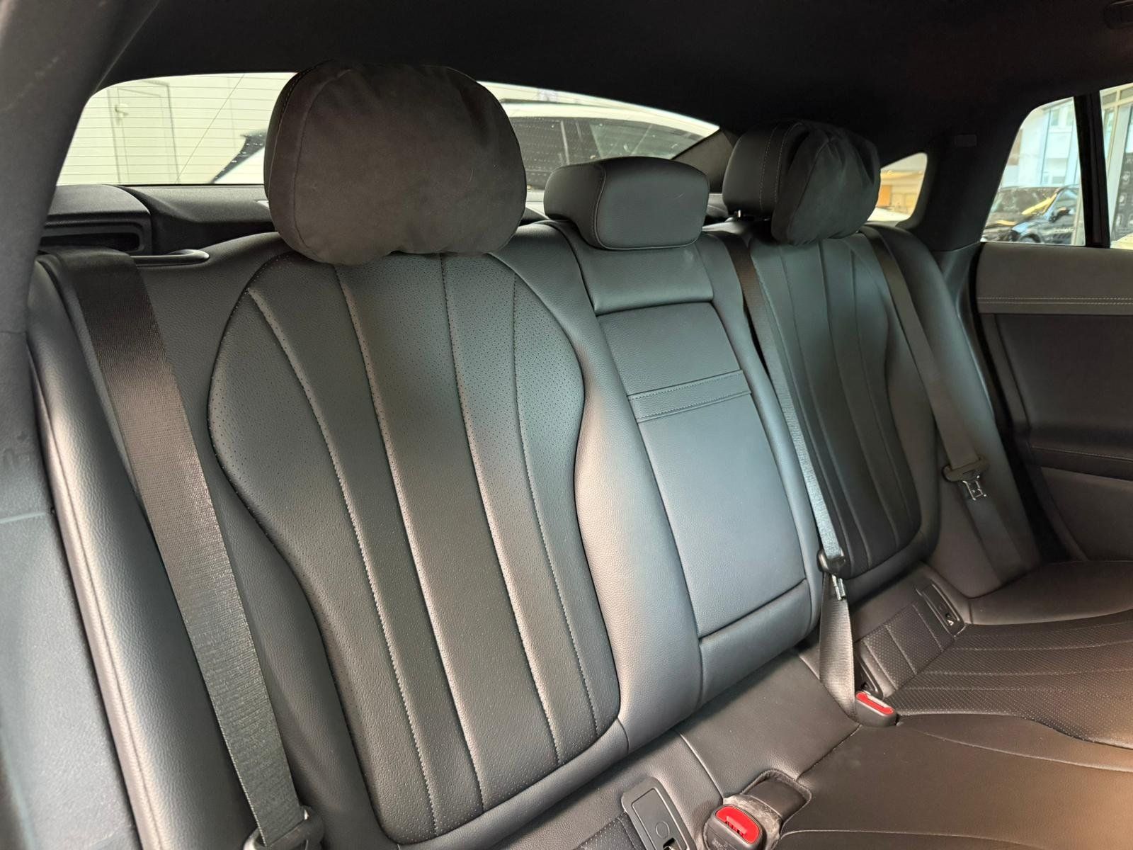 Fahrzeugabbildung Mercedes-Benz EQE 300 AIRMATIC+HUD+DISTR+AHK+BURMES+MEMORY+360