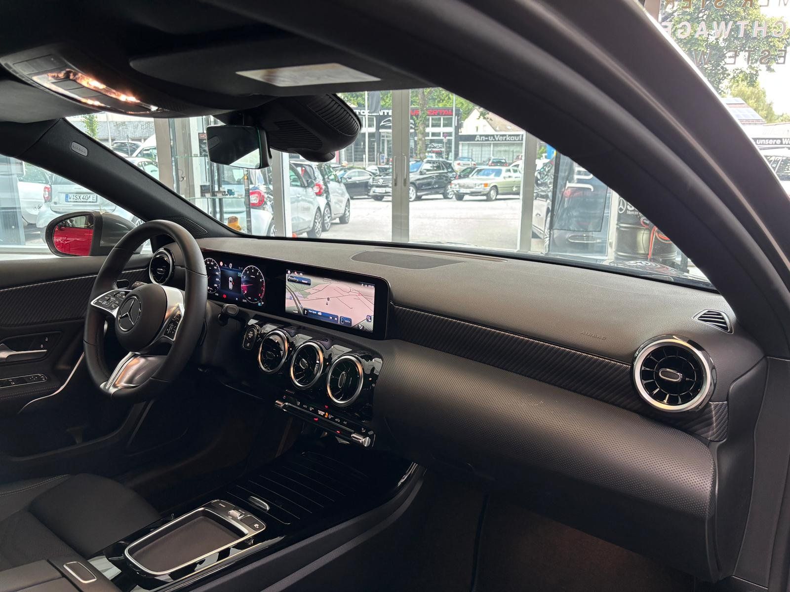 Fahrzeugabbildung Mercedes-Benz A 180 Progressive KAMERA+LED+CARPLAY+DAB+MBUX