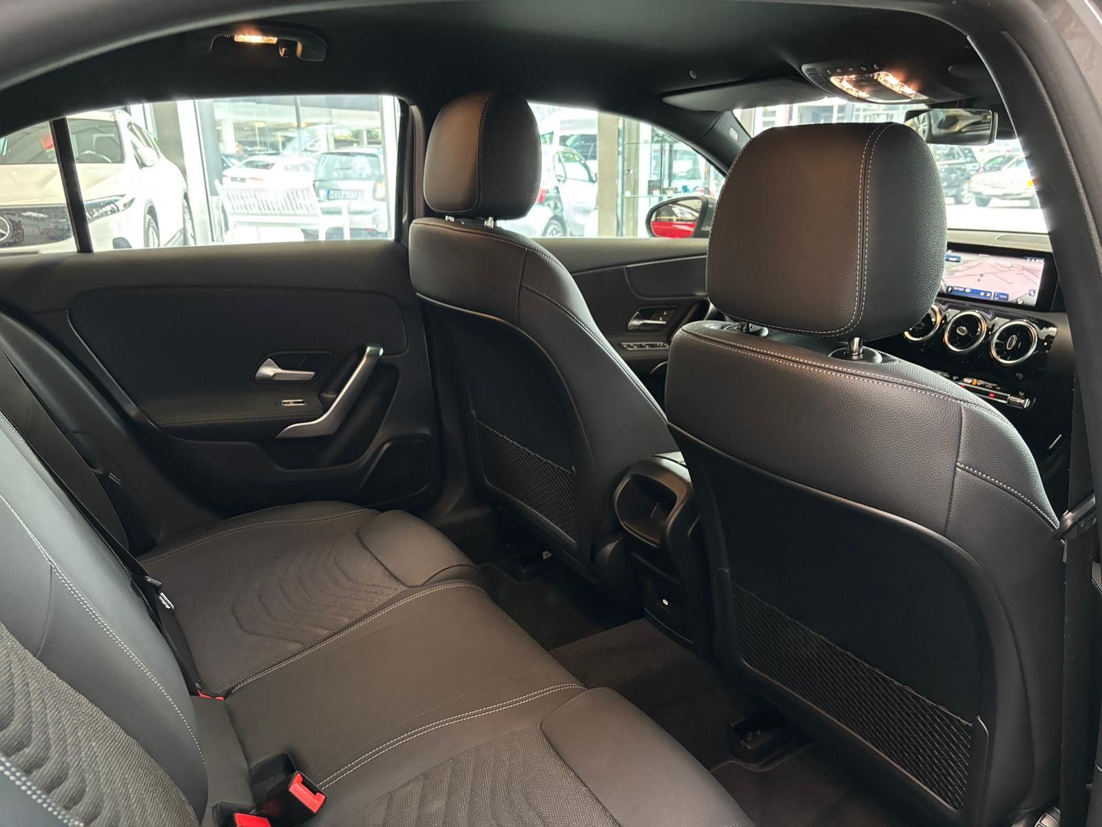 Fahrzeugabbildung Mercedes-Benz A 180 Progressive KAMERA+LED+CARPLAY+DAB+MBUX