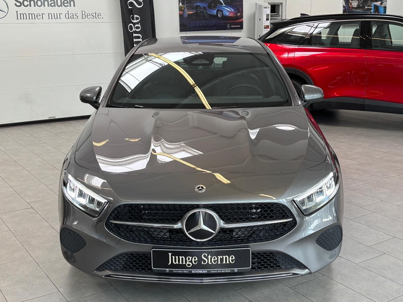 Fahrzeugabbildung Mercedes-Benz A 180 Progressive KAMERA+LED+CARPLAY+DAB+MBUX
