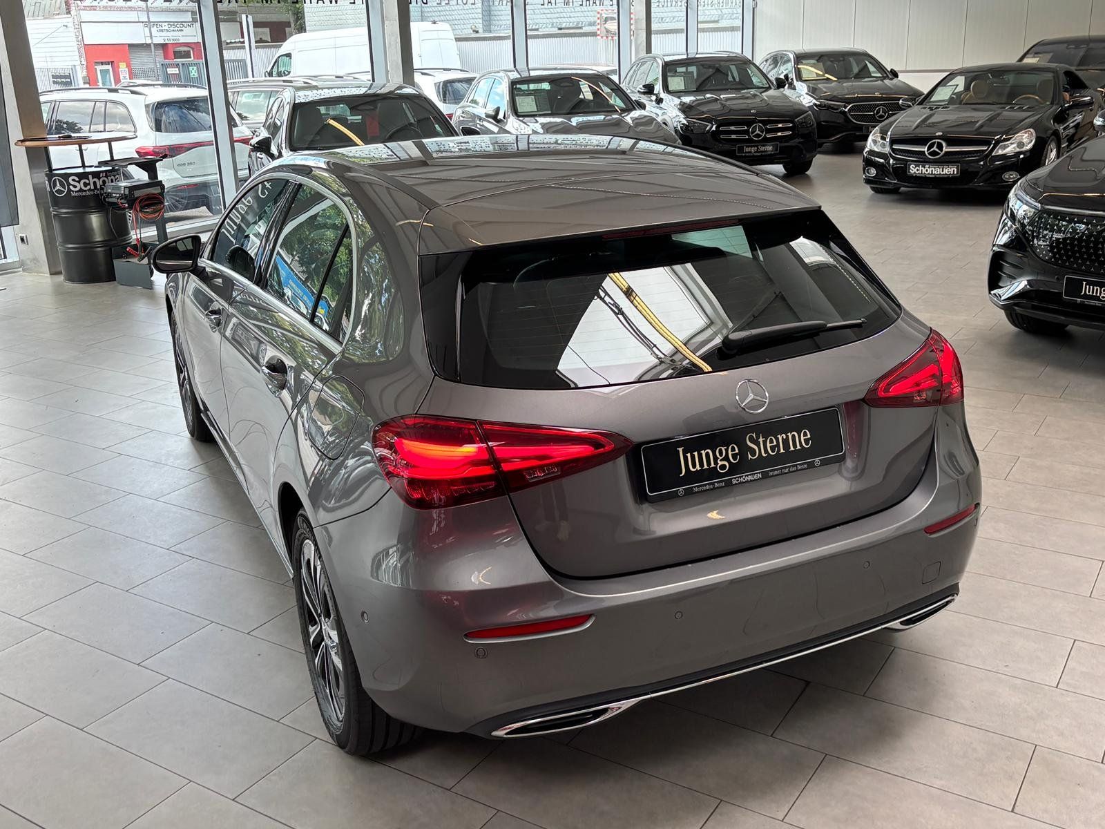 Fahrzeugabbildung Mercedes-Benz A 180 Progressive KAMERA+LED+CARPLAY+DAB+MBUX