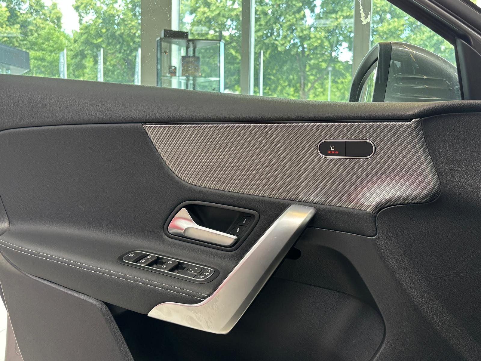 Fahrzeugabbildung Mercedes-Benz A 180 Progressive KAMERA+LED+CARPLAY+DAB+MBUX