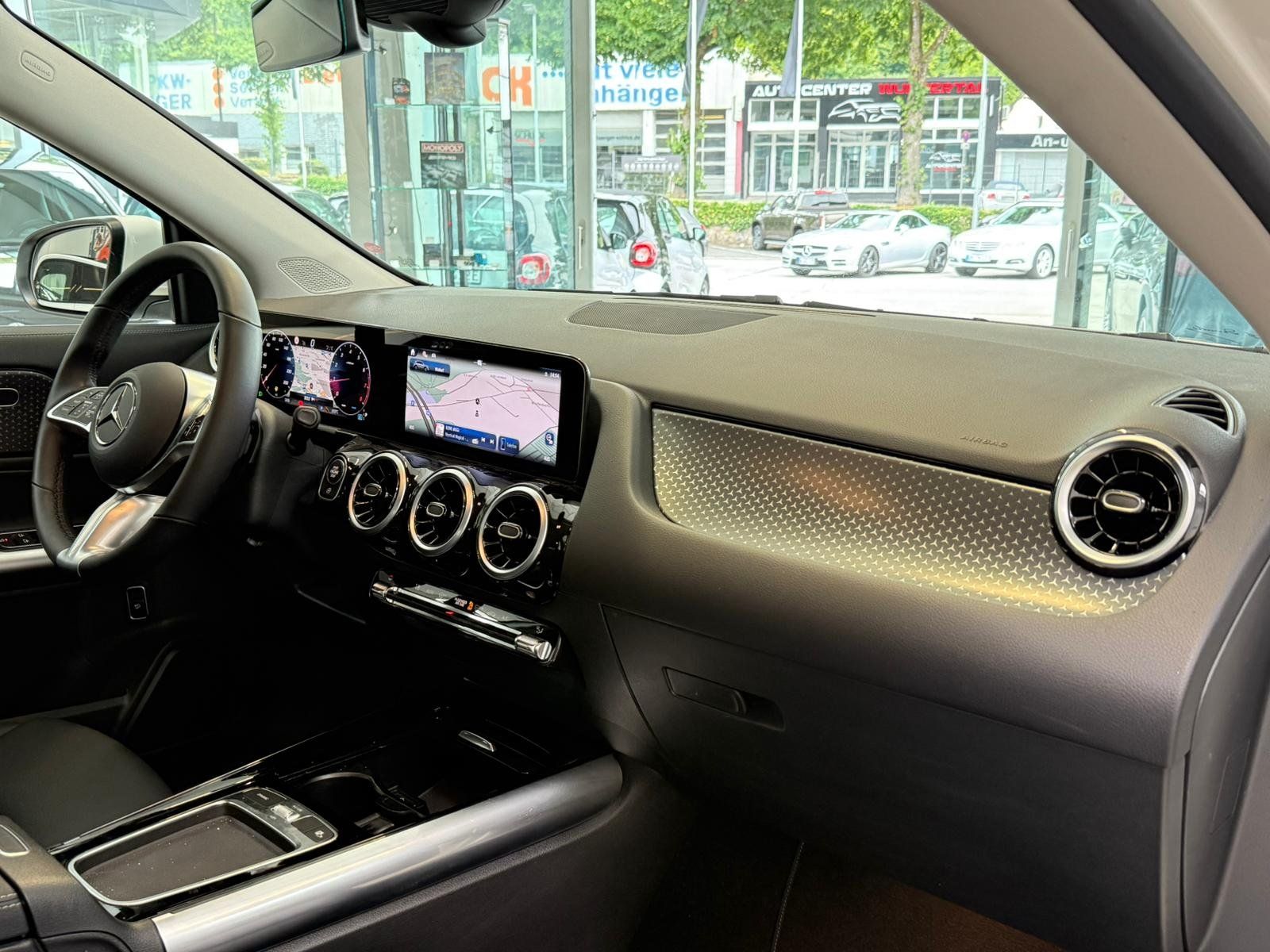 Fahrzeugabbildung Mercedes-Benz GLA 180 Progressive KAMERA+LED+EASYPACK+DAB